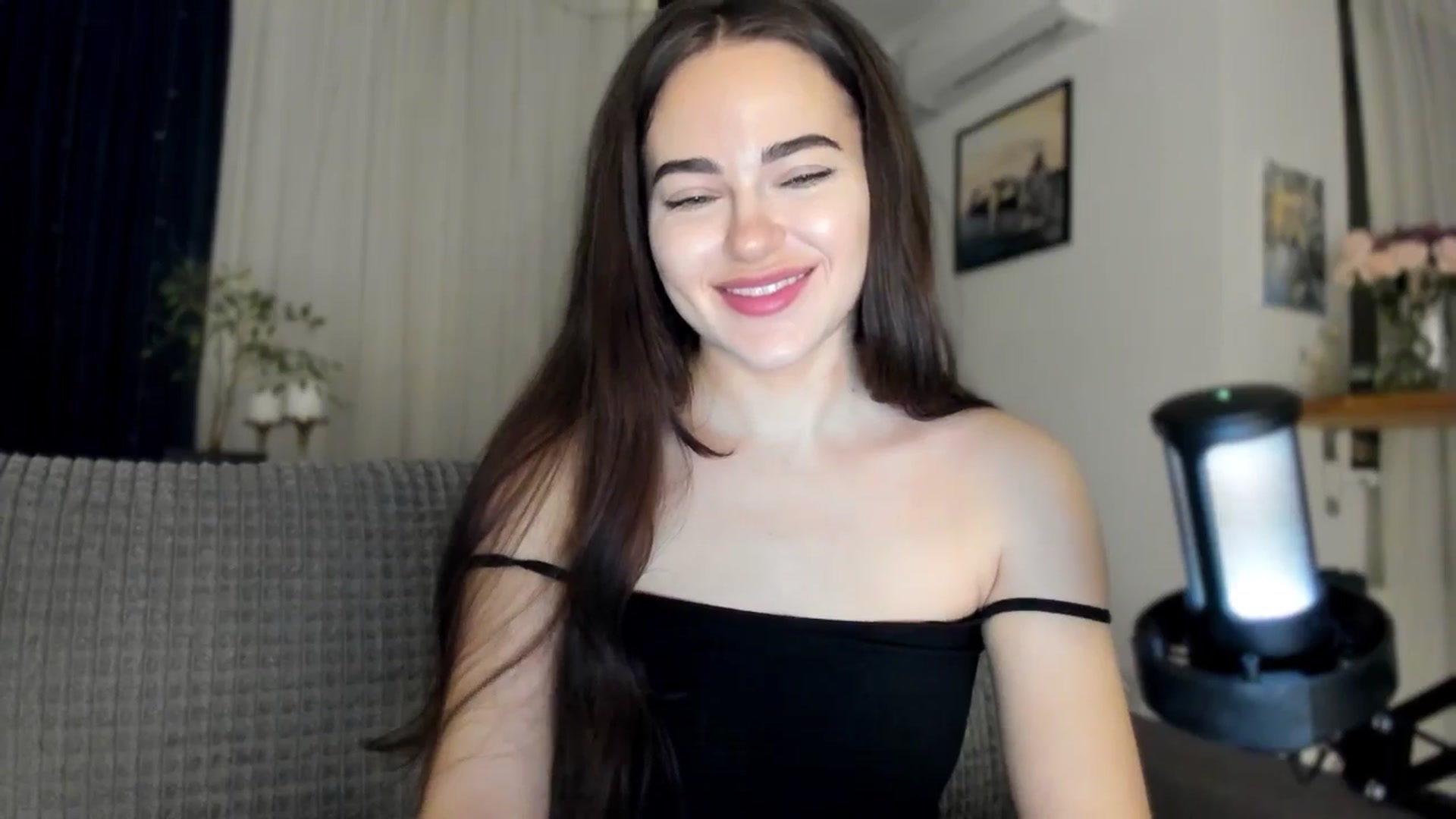 Gallery image thumbnail from BeeTheQueen's myfreecams stream on, 03/11/2025, 18:58 image 7 of 20