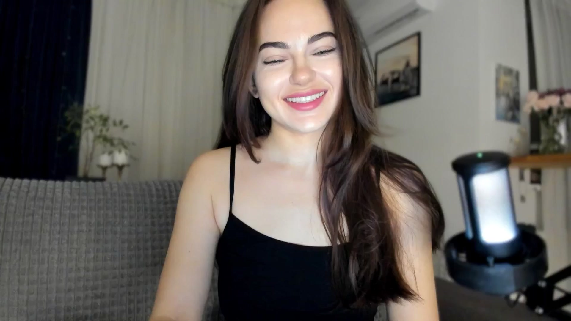 Gallery image thumbnail from BeeTheQueen's myfreecams stream on, 03/11/2025, 18:58 image 3 of 20