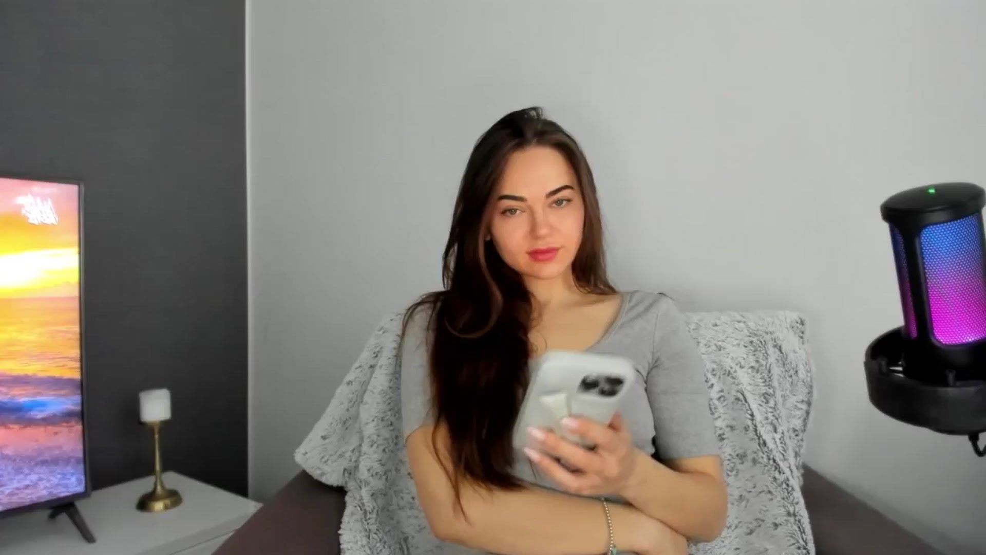 Gallery image thumbnail from BeeTheQueen's myfreecams stream on, 05/13/2025, 11:18 image 6 of 20