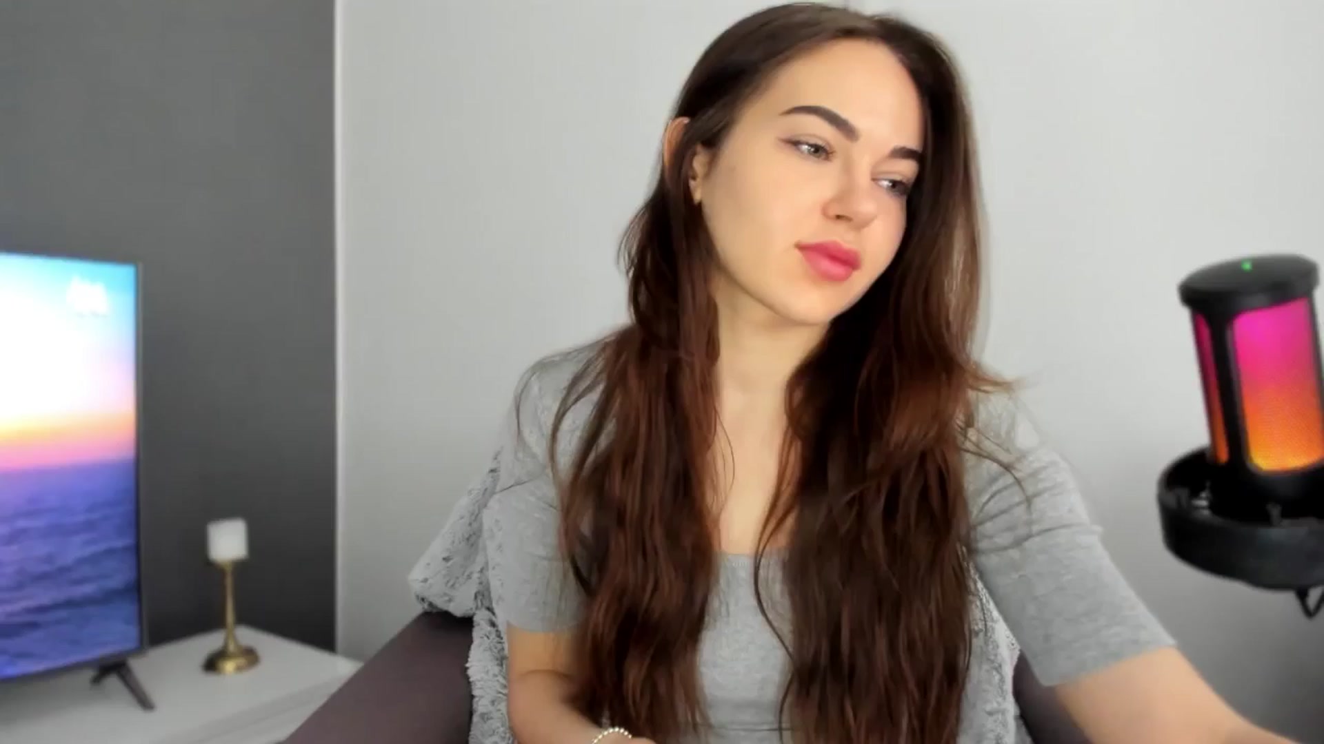 Gallery image thumbnail from BeeTheQueen's myfreecams stream on, 05/13/2025, 11:18 image 1 of 20