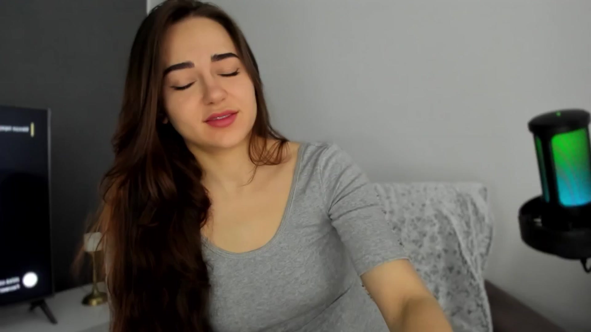 Gallery image thumbnail from BeeTheQueen's myfreecams stream on, 05/13/2025, 11:18 image 8 of 20