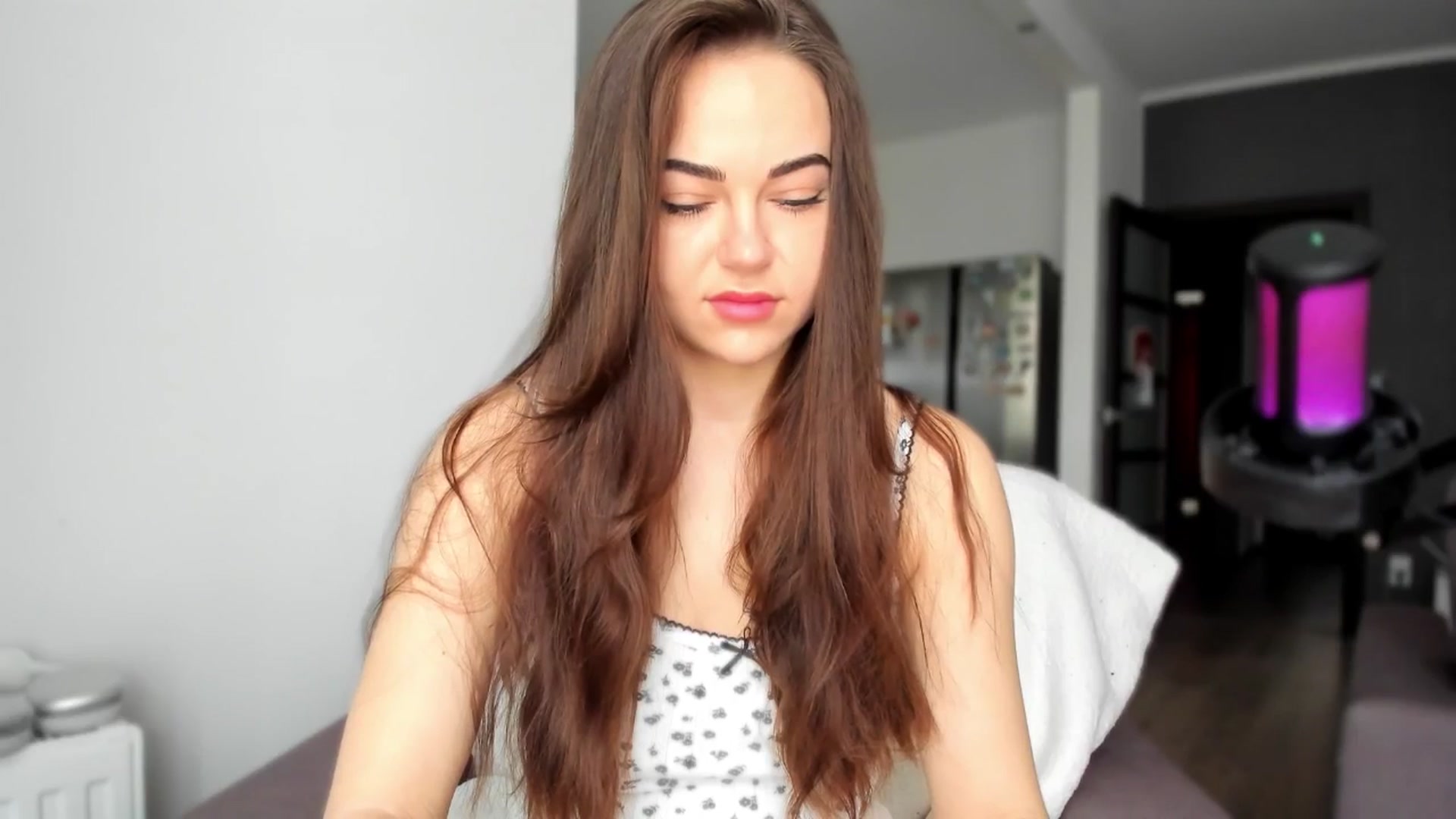 Gallery image thumbnail from BeeTheQueen's myfreecams stream on, 05/17/2025, 11:15 image 16 of 20
