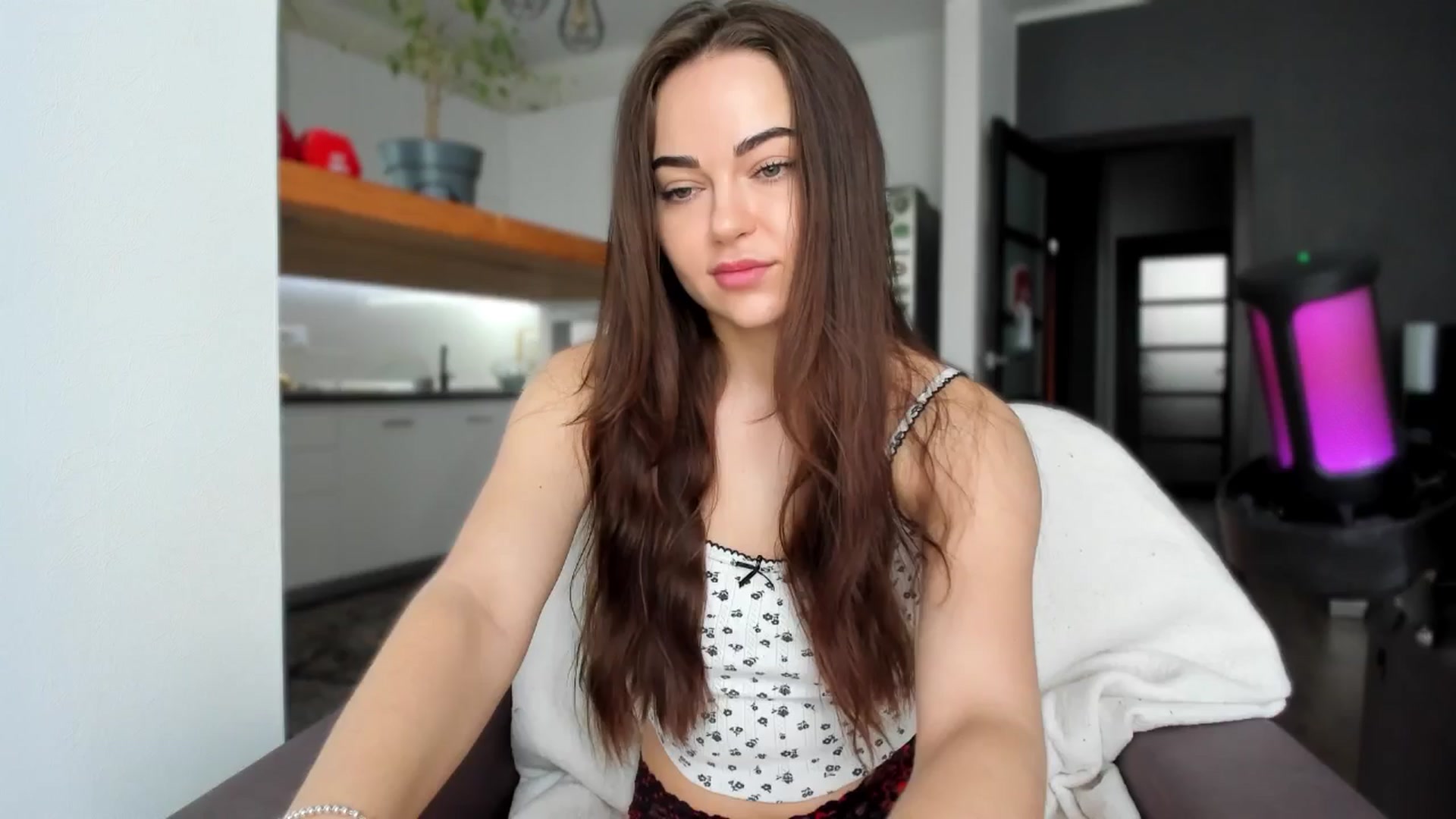 Gallery image thumbnail from BeeTheQueen's myfreecams stream on, 05/17/2025, 13:46 image 10 of 20