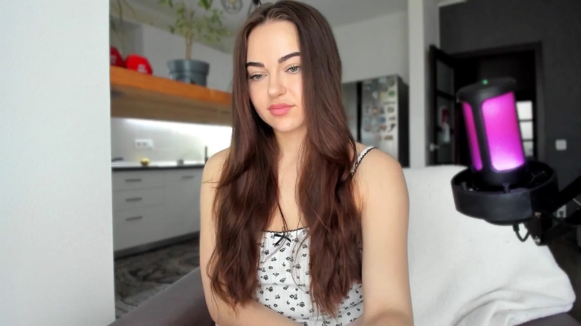 Gallery image thumbnail from BeeTheQueen's myfreecams stream on, 05/17/2025, 16:32 image 14 of 20