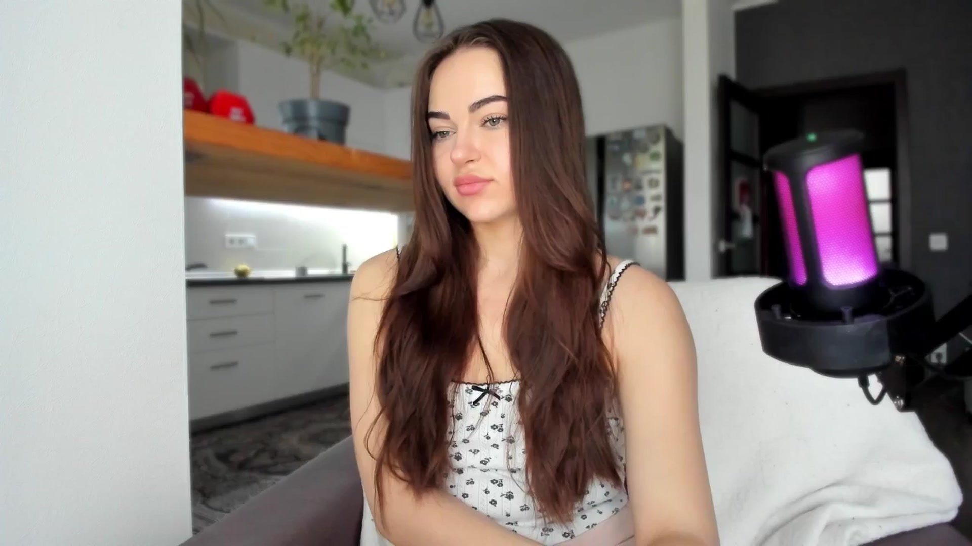 Gallery image thumbnail from BeeTheQueen's myfreecams stream on, 05/17/2025, 16:32 image 17 of 20