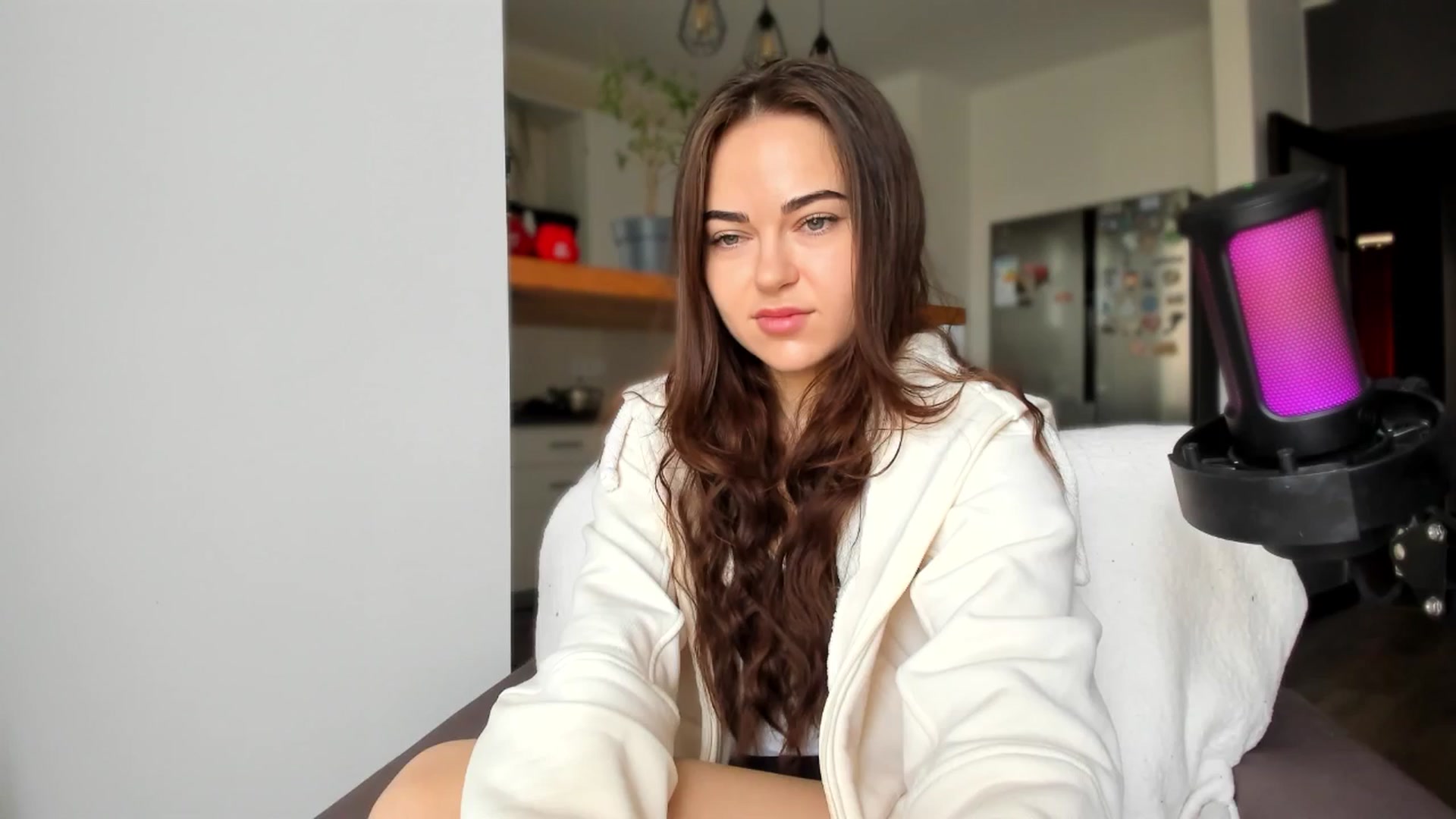 Gallery image thumbnail from BeeTheQueen's myfreecams stream on, 05/18/2025, 16:02 image 9 of 20