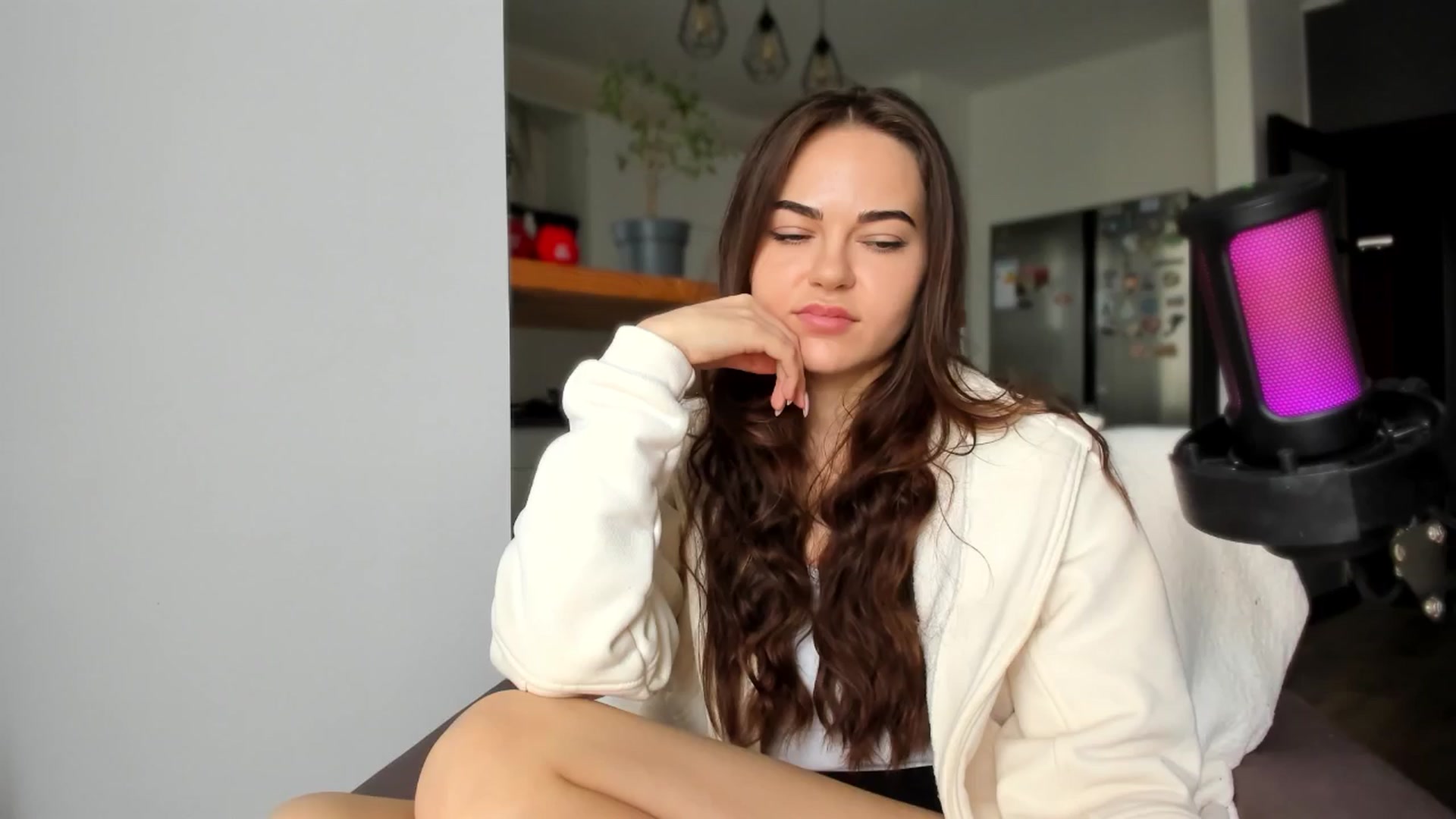 Gallery image thumbnail from BeeTheQueen's myfreecams stream on, 05/18/2025, 16:02 image 14 of 20