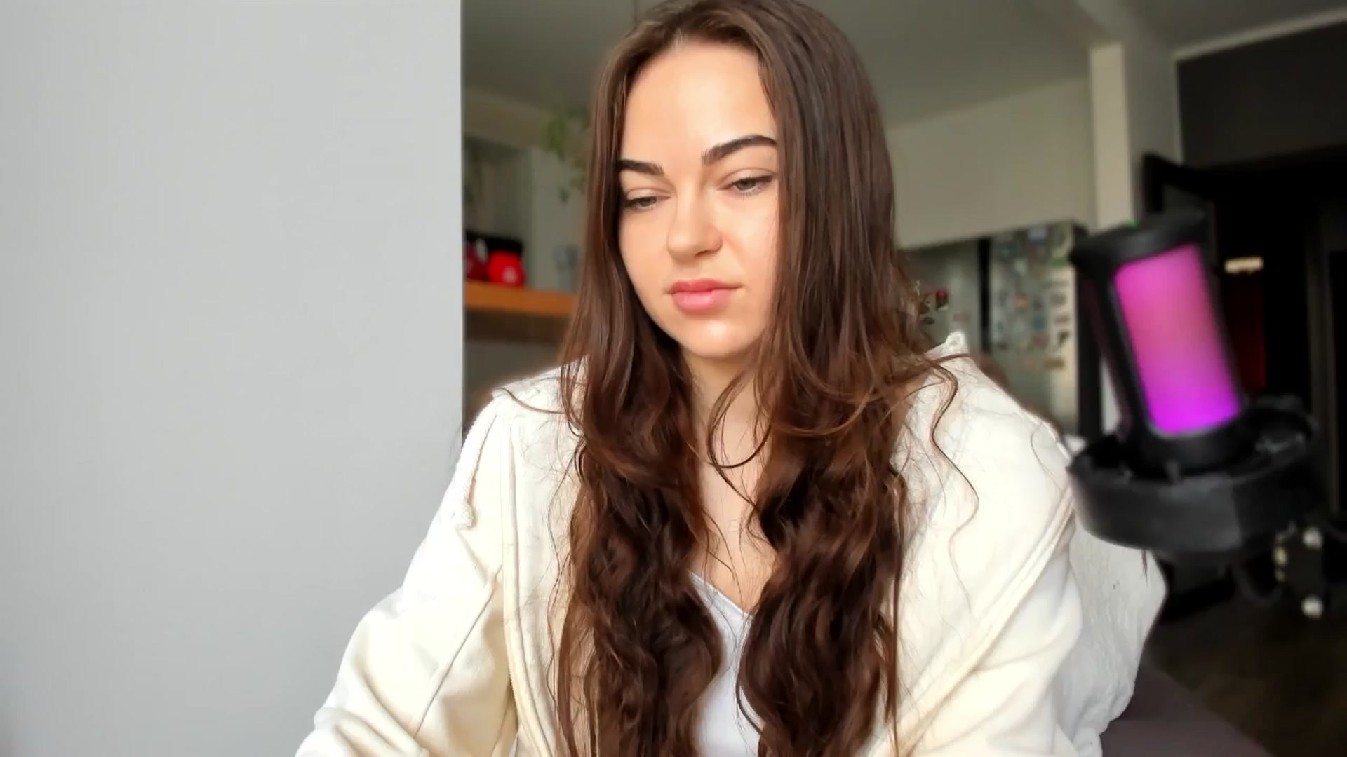 Gallery image thumbnail from BeeTheQueen's myfreecams stream on, 05/18/2025, 16:02 image 6 of 20