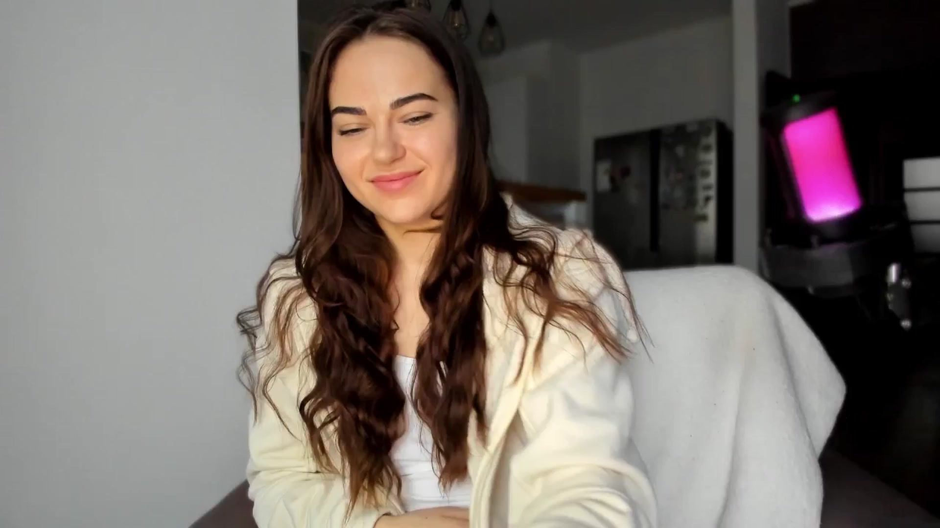Gallery image thumbnail from BeeTheQueen's myfreecams stream on, 05/18/2025, 17:04 image 7 of 20