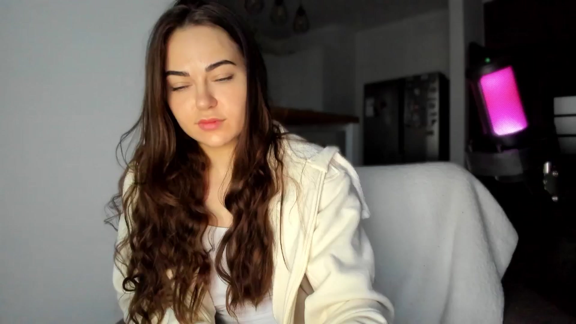 Gallery image thumbnail from BeeTheQueen's myfreecams stream on, 05/18/2025, 17:04 image 19 of 20