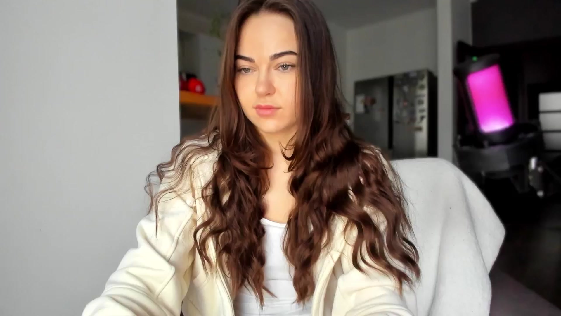 Gallery image thumbnail from BeeTheQueen's myfreecams stream on, 05/18/2025, 17:04 image 3 of 20