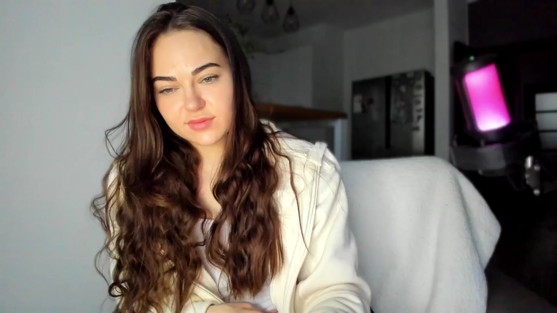 Gallery image thumbnail from BeeTheQueen's myfreecams stream on, 05/18/2025, 17:04 image 16 of 20