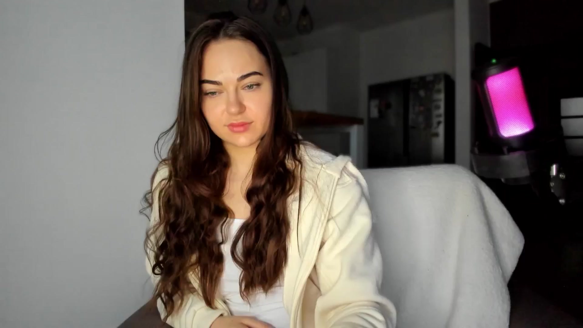 Gallery image thumbnail from BeeTheQueen's myfreecams stream on, 05/18/2025, 17:04 image 18 of 20