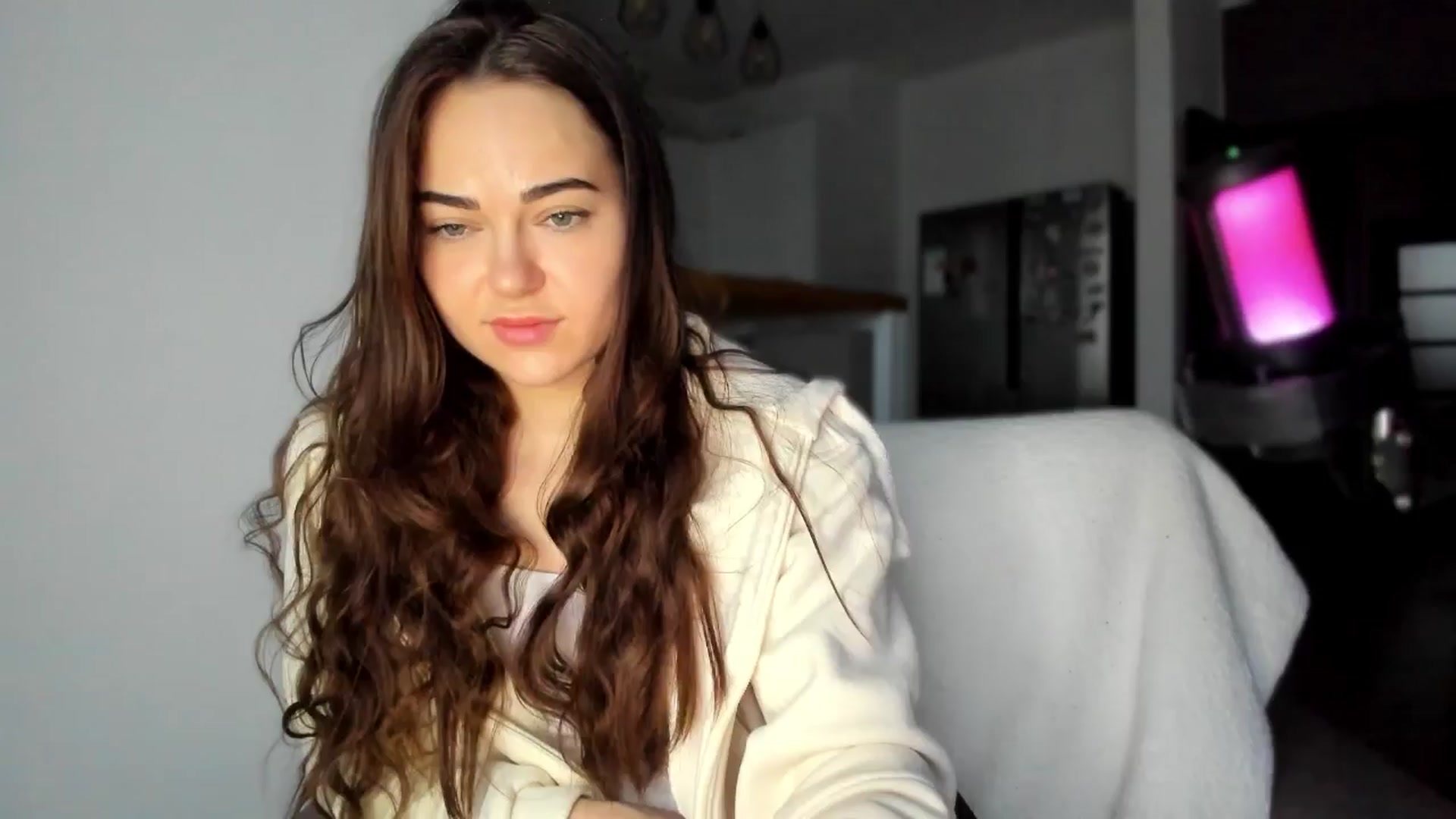 Gallery image thumbnail from BeeTheQueen's myfreecams stream on, 05/18/2025, 17:04 image 15 of 20