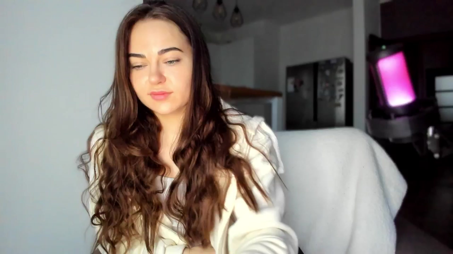 Gallery image thumbnail from BeeTheQueen's myfreecams stream on, 05/18/2025, 17:04 image 14 of 20