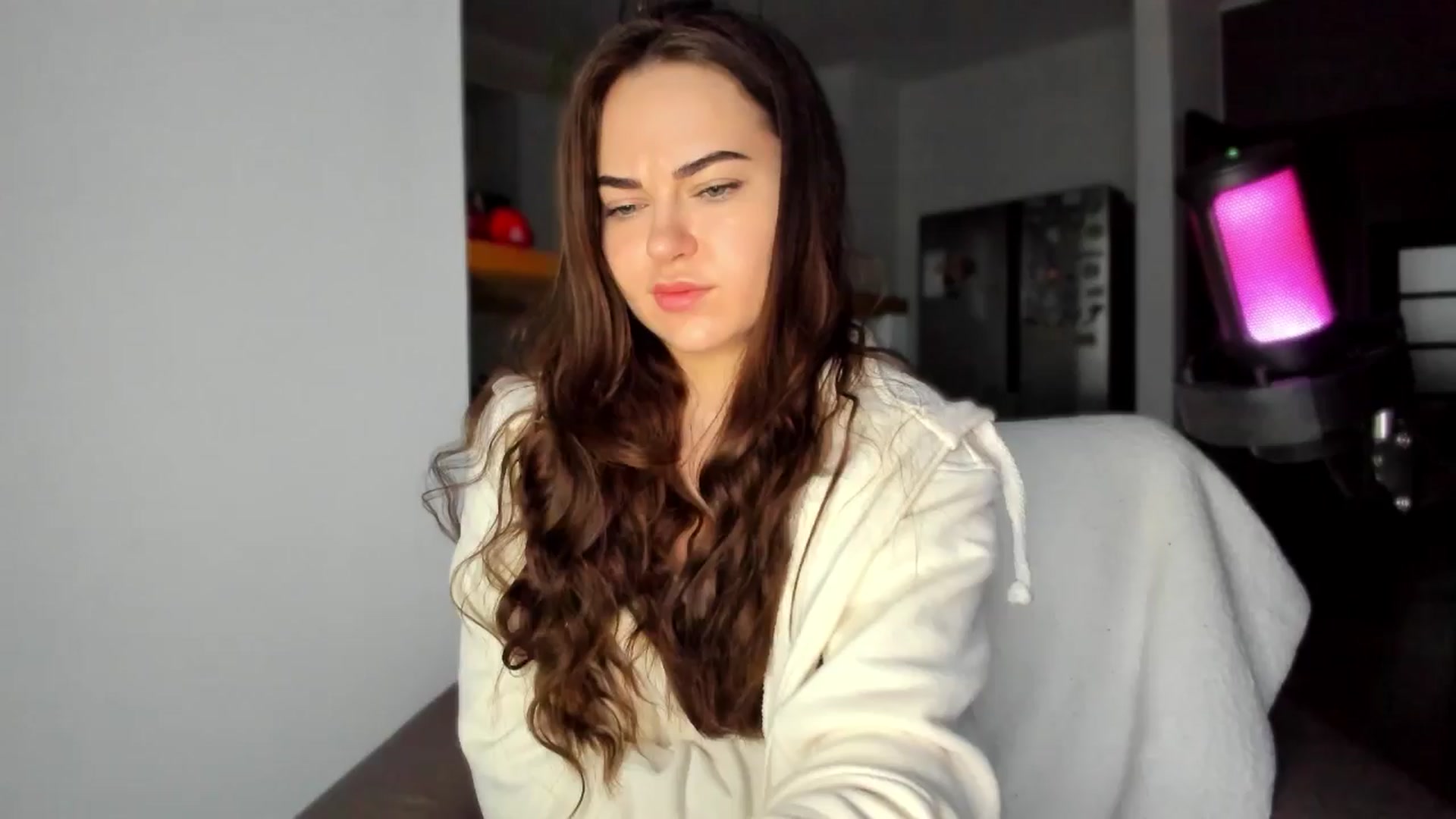 Gallery image thumbnail from BeeTheQueen's myfreecams stream on, 05/18/2025, 17:04 image 17 of 20