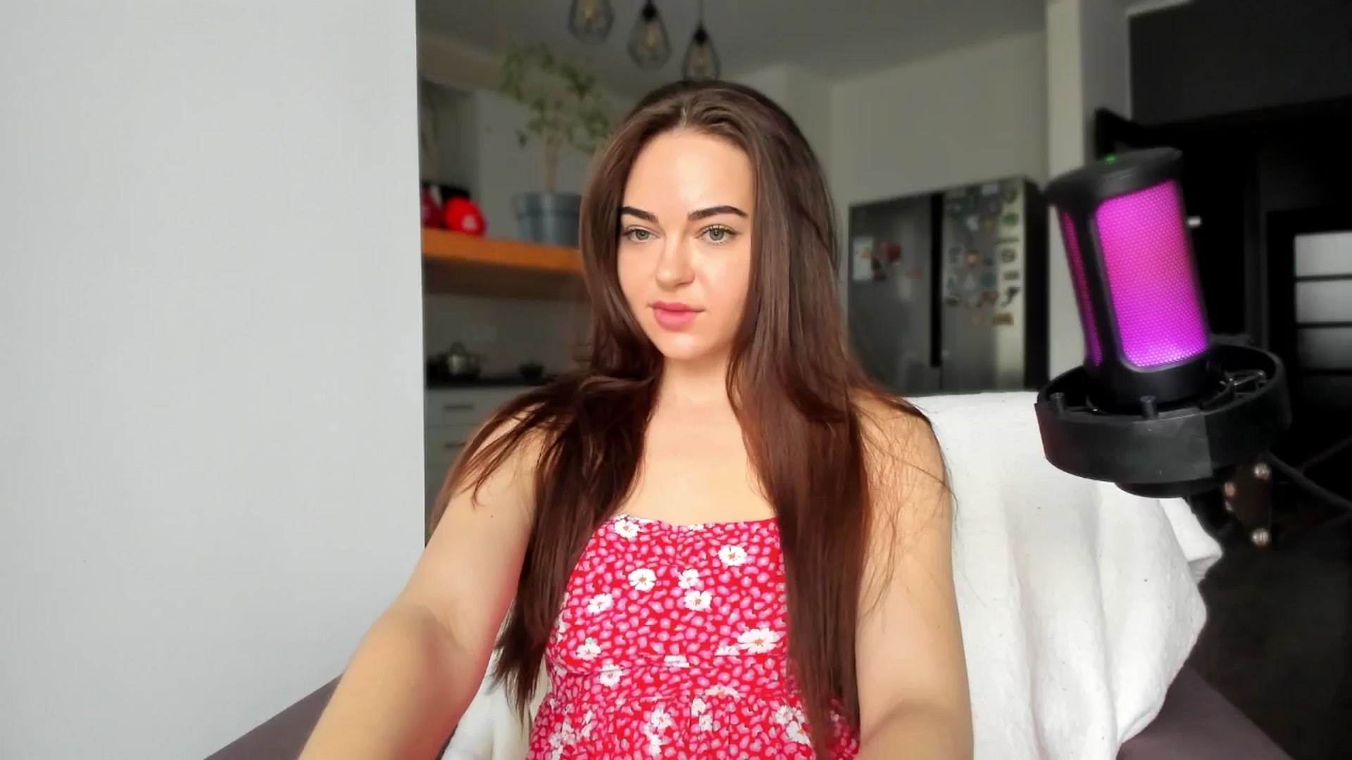 Gallery image thumbnail from BeeTheQueen's myfreecams stream on, 05/19/2025, 16:58 image 18 of 20