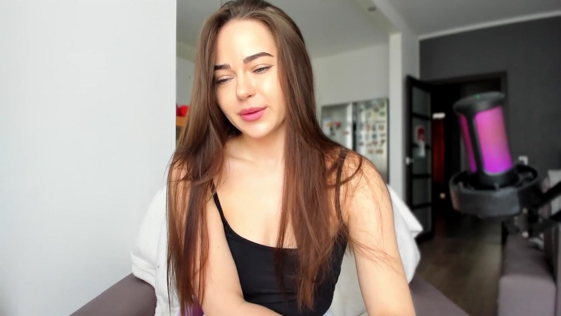Gallery image thumbnail from BeeTheQueen's myfreecams stream on, 05/21/2025, 12:45 image 18 of 20