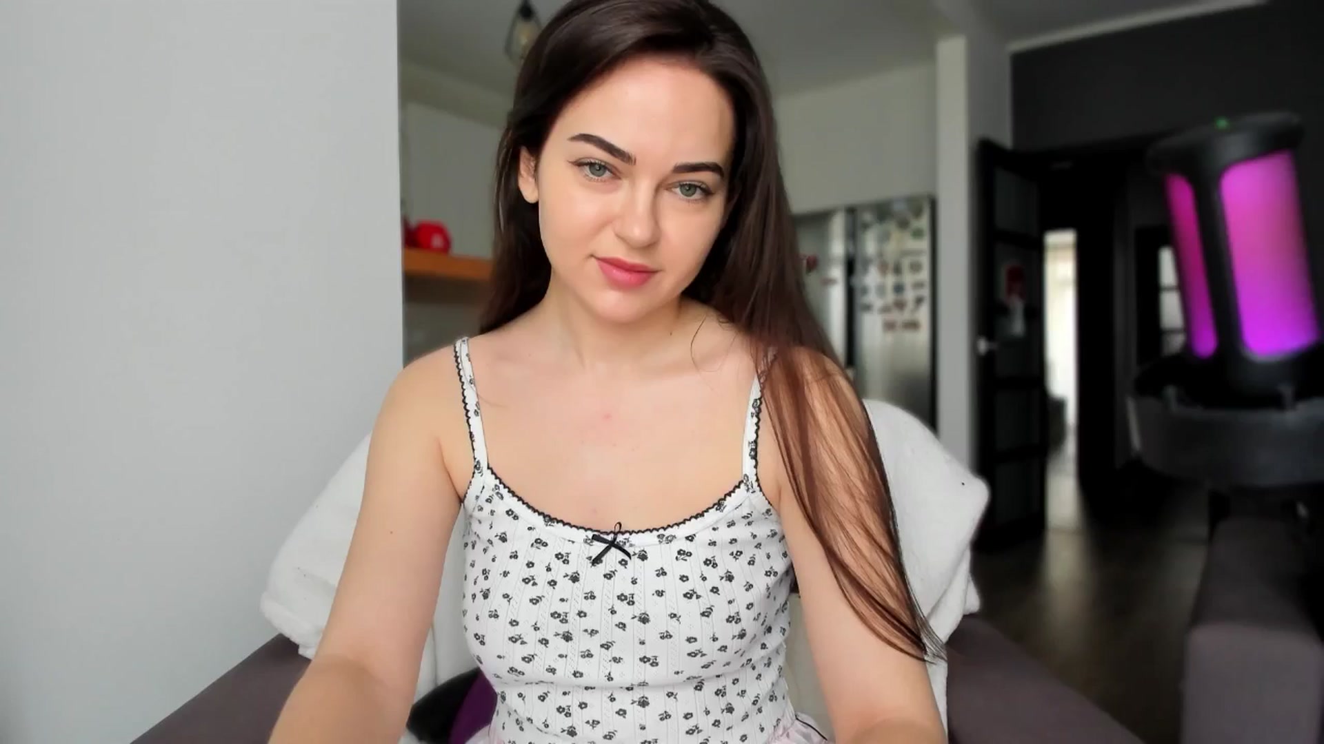 Gallery image thumbnail from BeeTheQueen's myfreecams stream on, 05/25/2025, 14:12 image 2 of 20