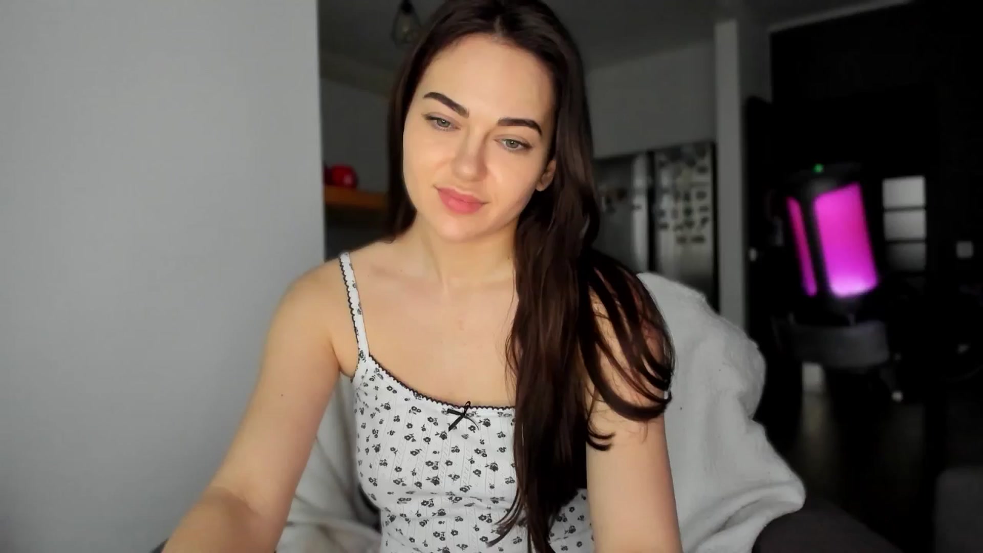 Gallery image thumbnail from BeeTheQueen's myfreecams stream on, 05/25/2025, 16:28 image 4 of 20