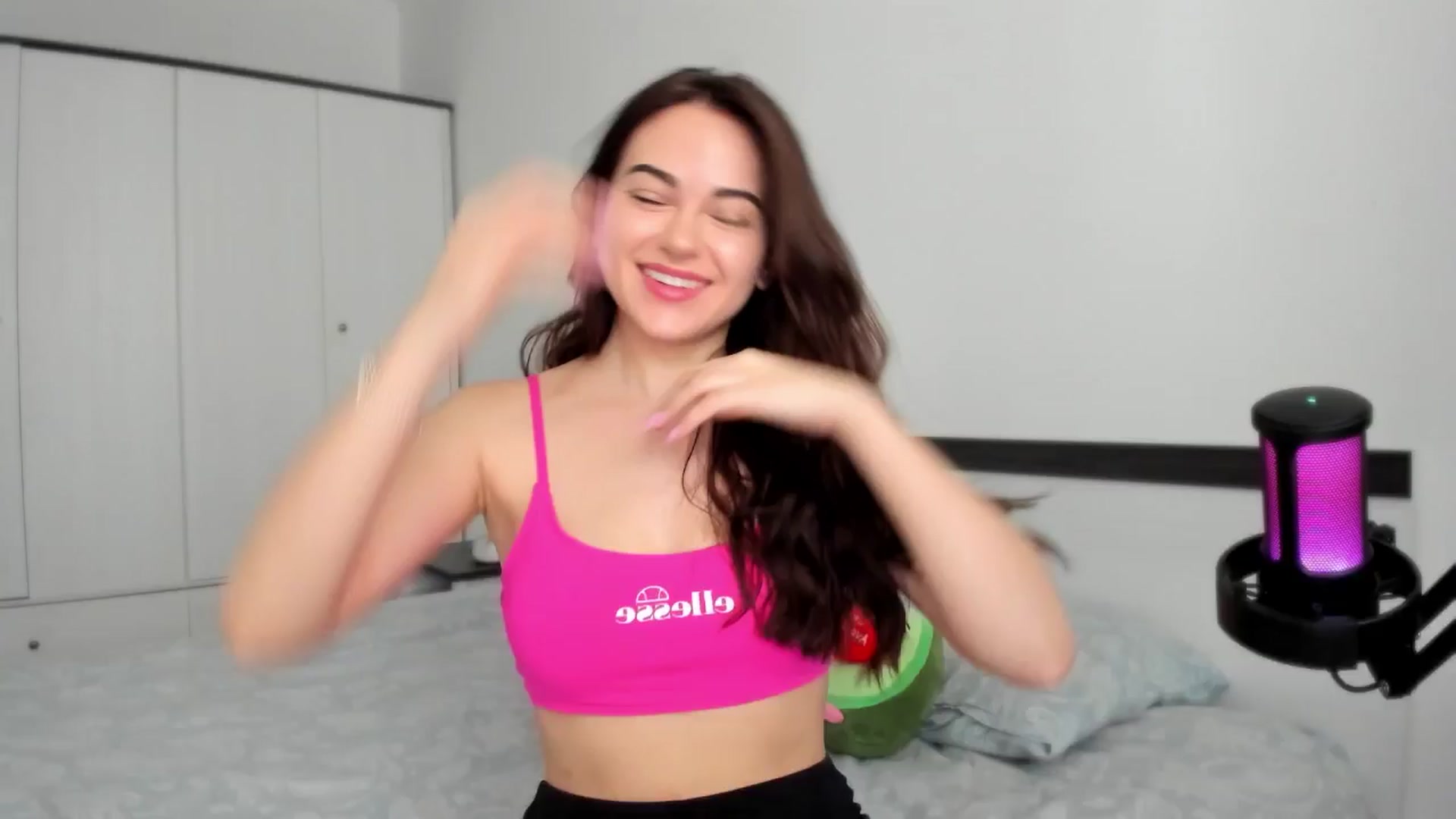 Gallery image thumbnail from BeeTheQueen's myfreecams stream on, 06/03/2025, 12:57 image 7 of 20
