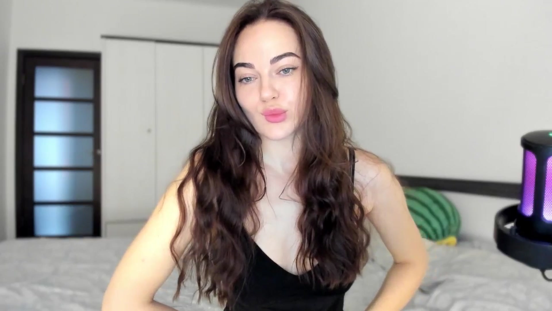 Gallery image thumbnail from BeeTheQueen's myfreecams stream on, 06/05/2025, 18:44 image 9 of 20