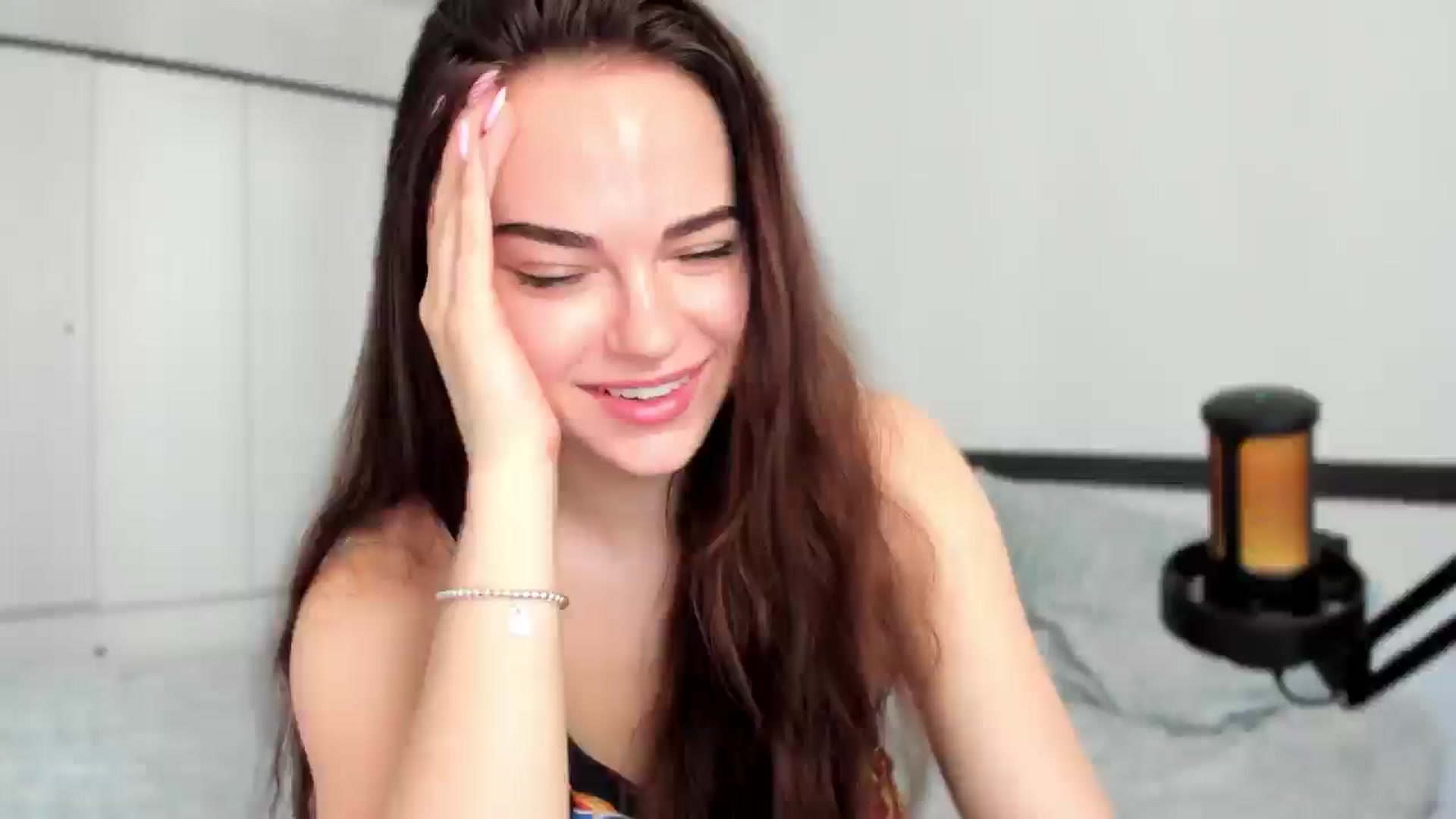 Gallery image thumbnail from BeeTheQueen's myfreecams stream on, 06/06/2025, 12:59 image 17 of 20