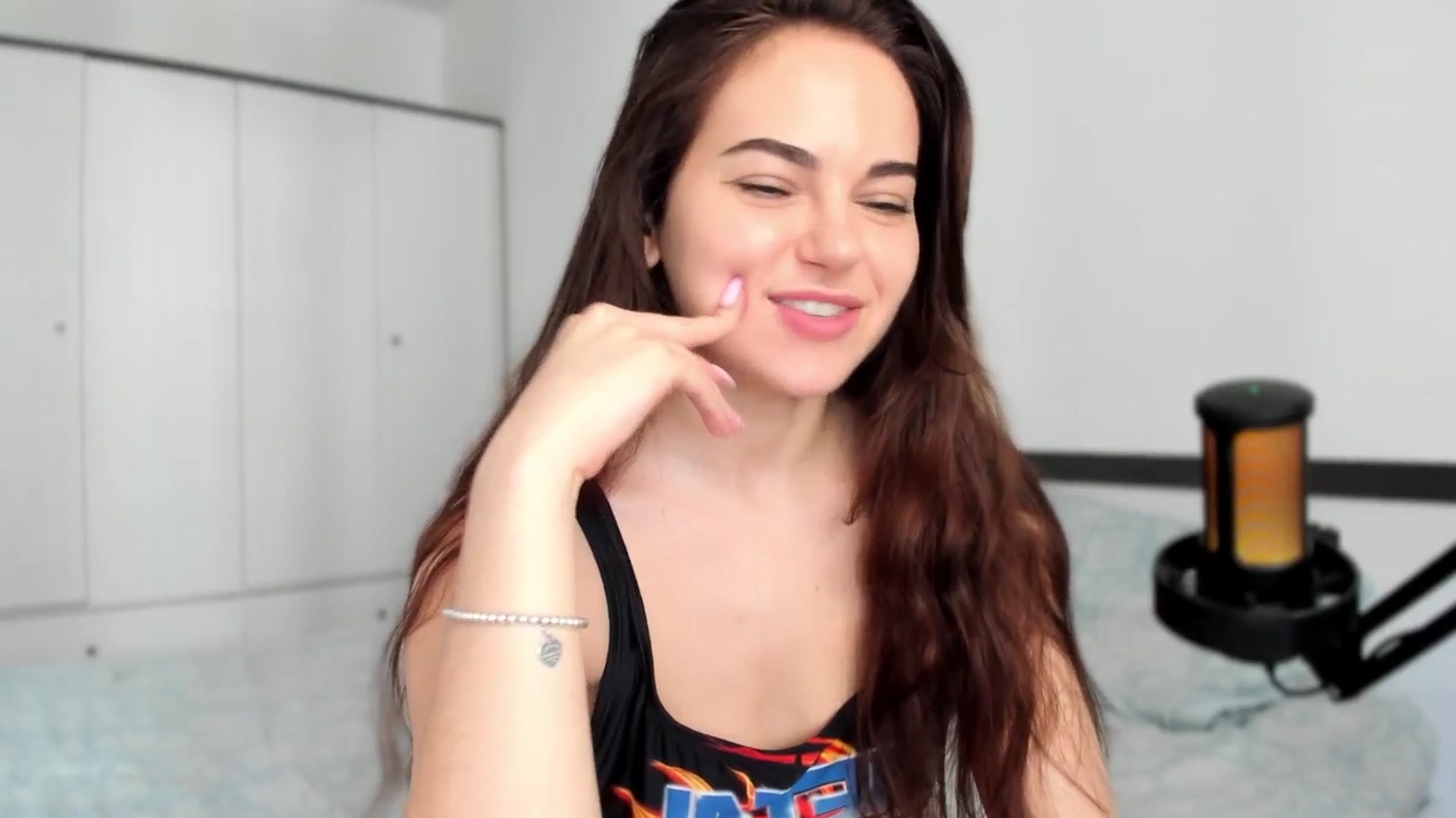 Gallery image thumbnail from BeeTheQueen's myfreecams stream on, 06/06/2025, 13:39 image 8 of 20