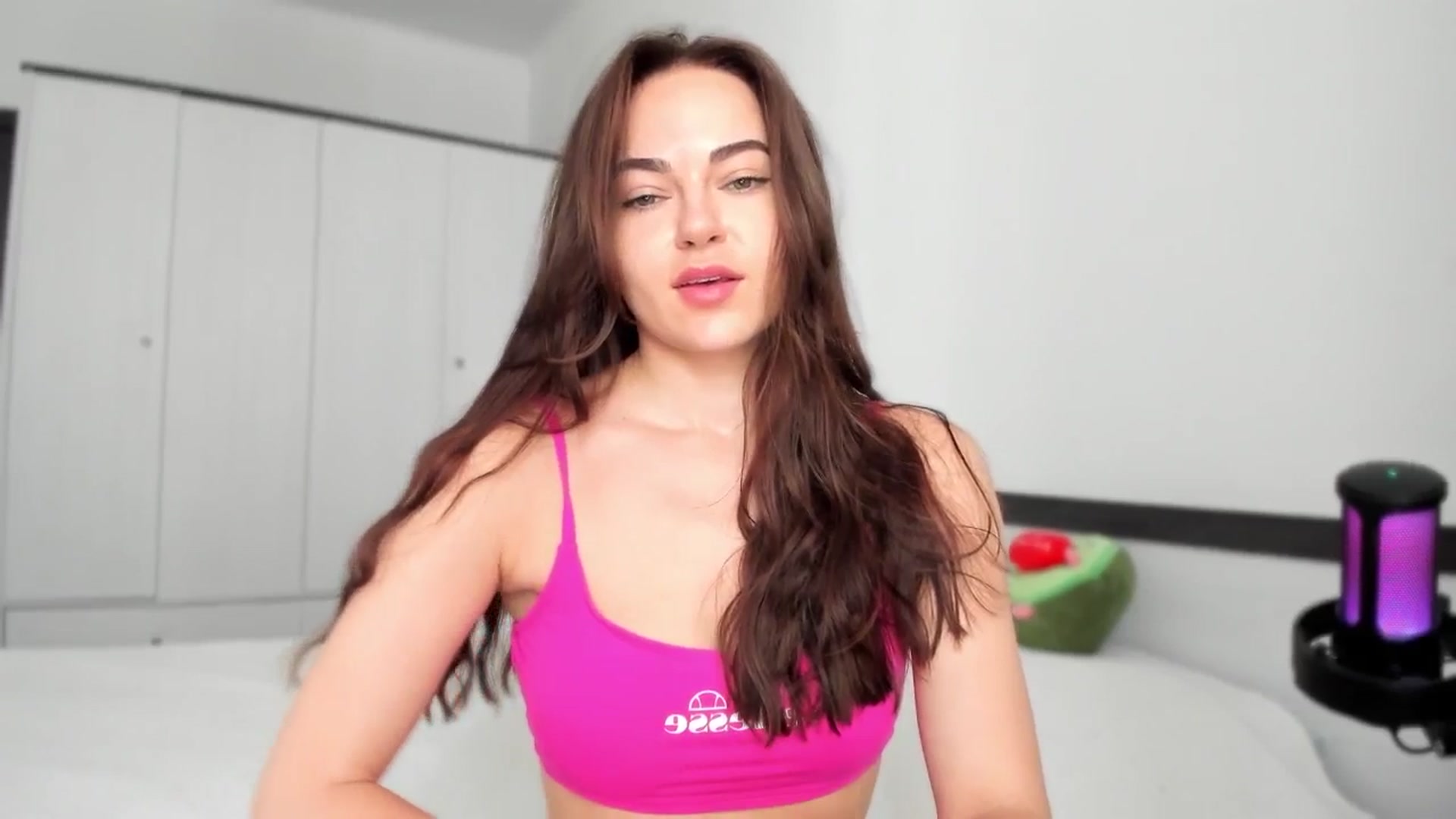 Gallery image thumbnail from BeeTheQueen's myfreecams stream on, 06/19/2025, 13:20 image 4 of 20