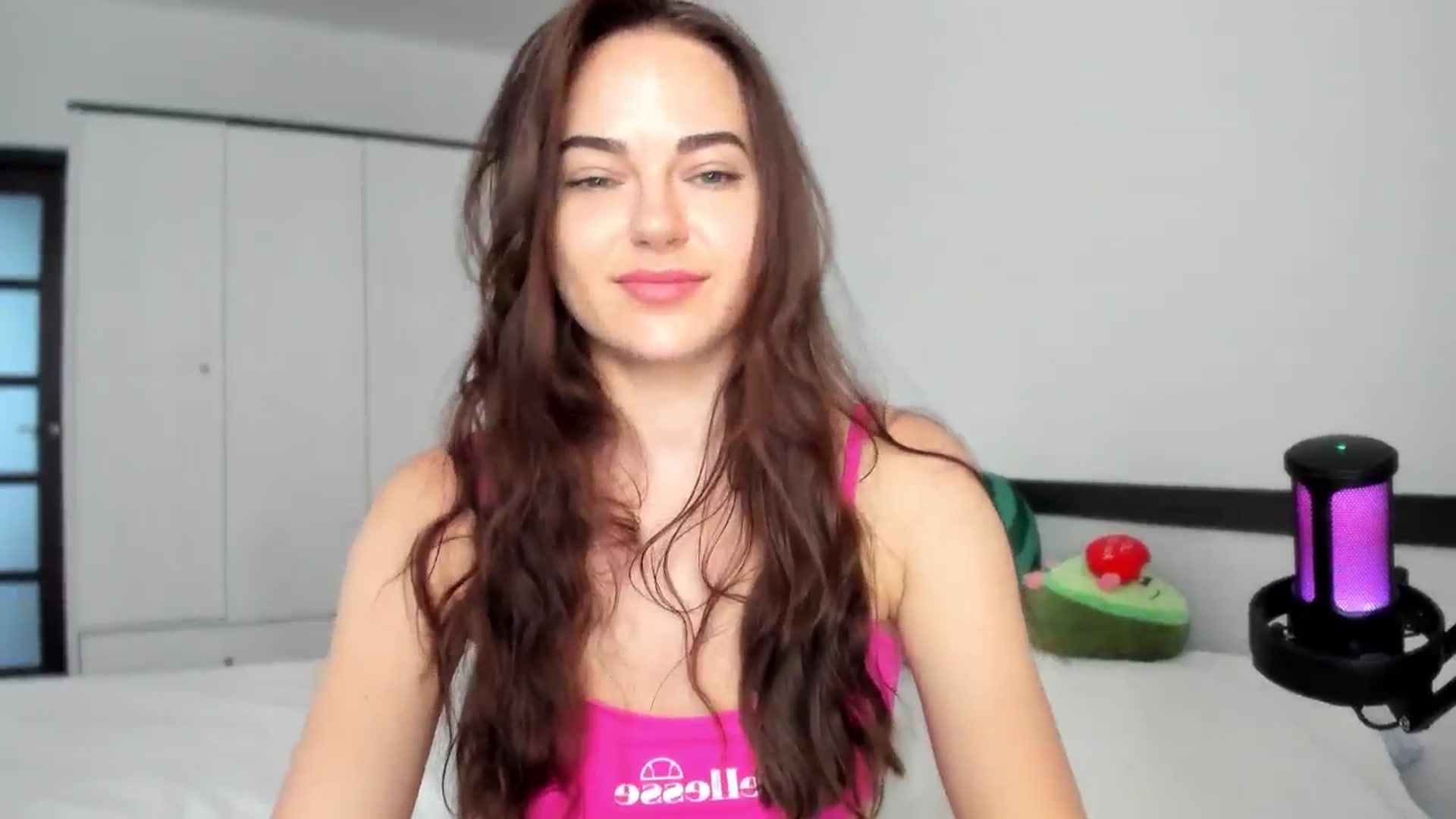Gallery image thumbnail from BeeTheQueen's myfreecams stream on, 06/19/2025, 15:18 image 6 of 20