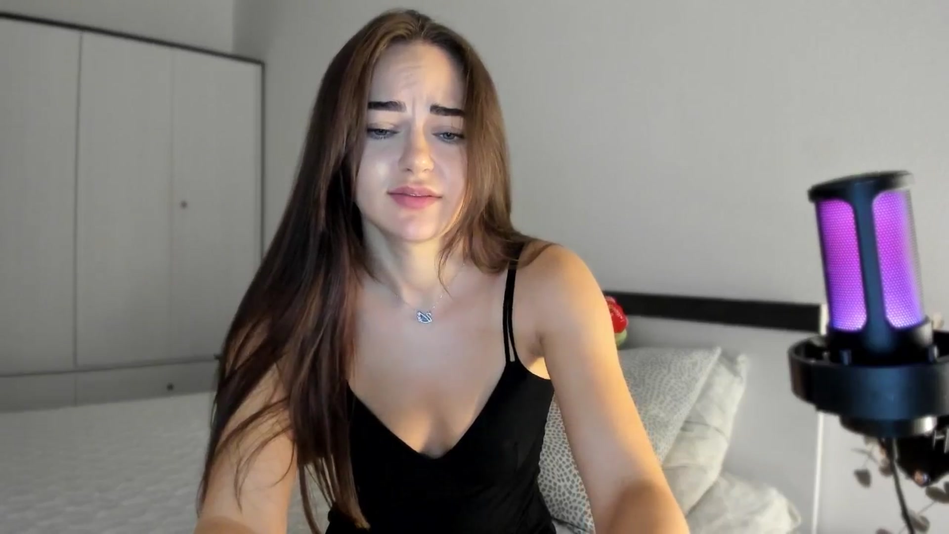 Gallery image thumbnail from BeeTheQueen's myfreecams stream on, 07/19/2025, 17:33 image 20 of 20