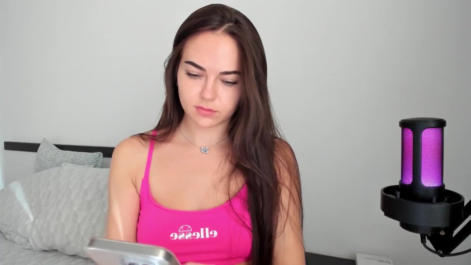 Gallery image thumbnail from BeeTheQueen's myfreecams stream on, 08/19/2025, 15:15 image 16 of 20