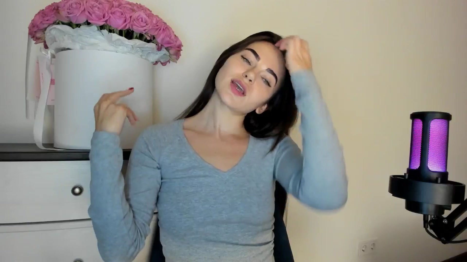 Gallery image thumbnail from BeeTheQueen's myfreecams stream on, 08/26/2025, 18:32 image 14 of 20