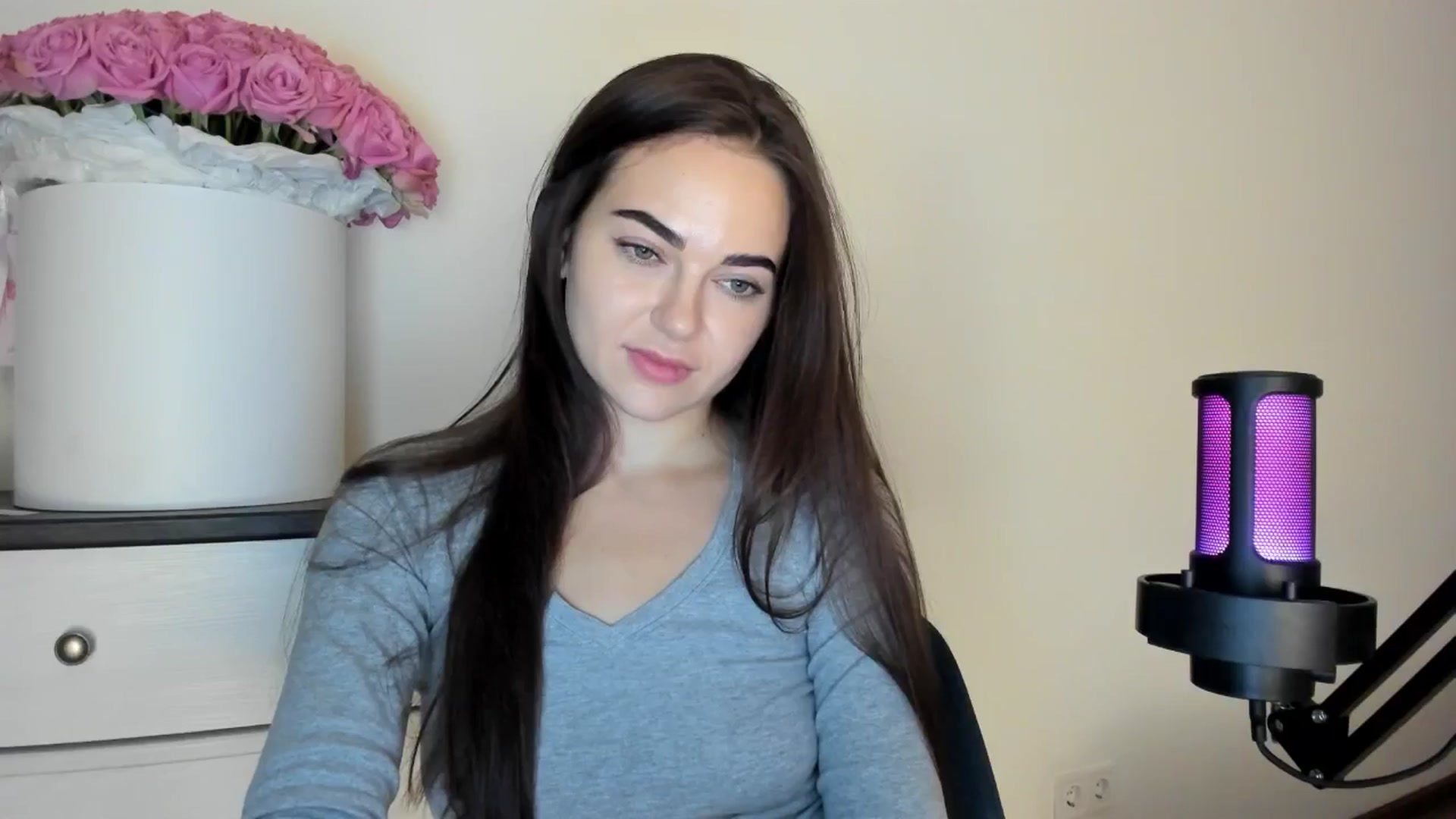 Gallery image thumbnail from BeeTheQueen's myfreecams stream on, 08/26/2025, 19:49 image 18 of 20
