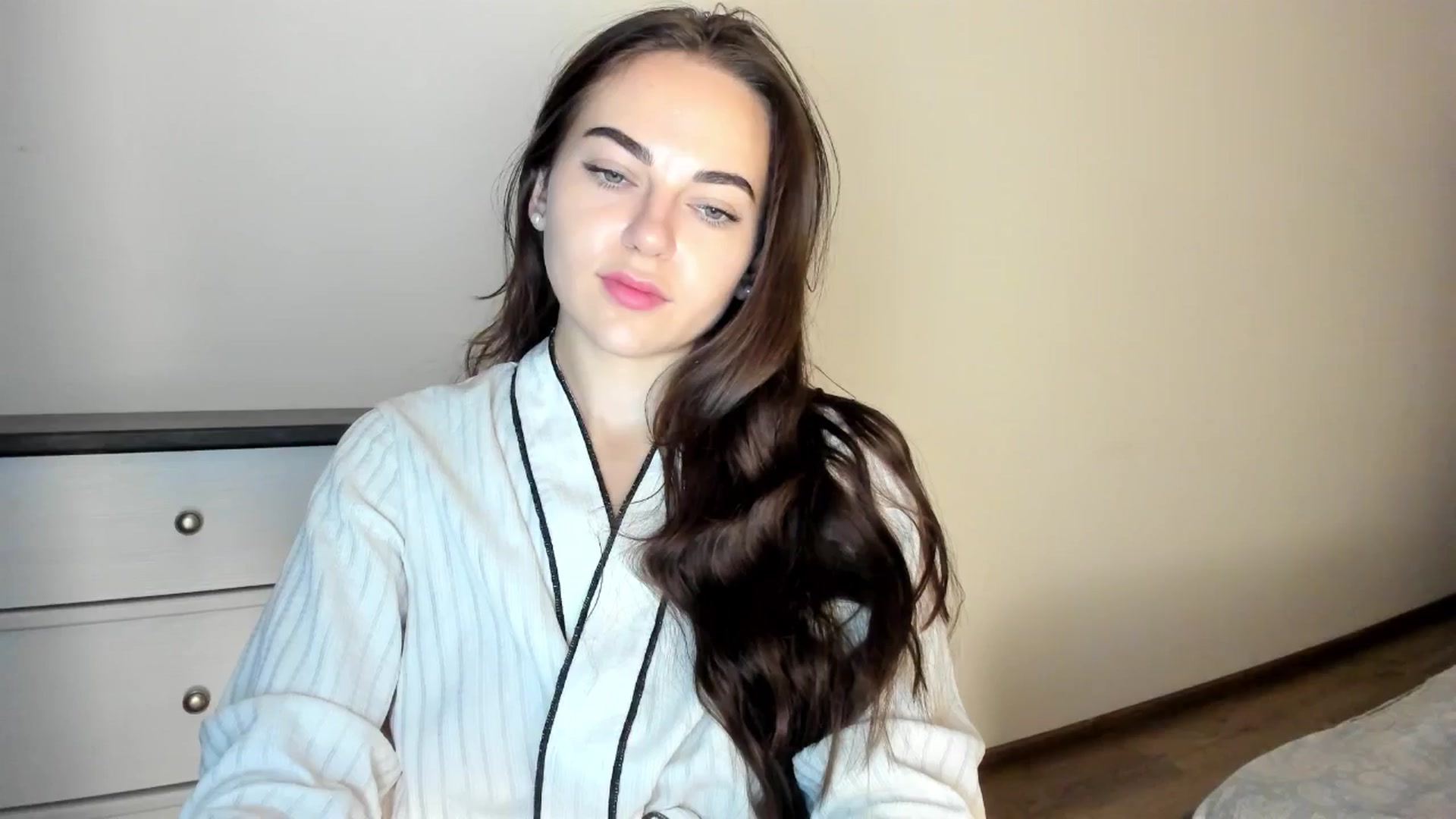 Gallery image thumbnail from BeeTheQueen's myfreecams stream on, 09/05/2025, 18:38 image 3 of 20
