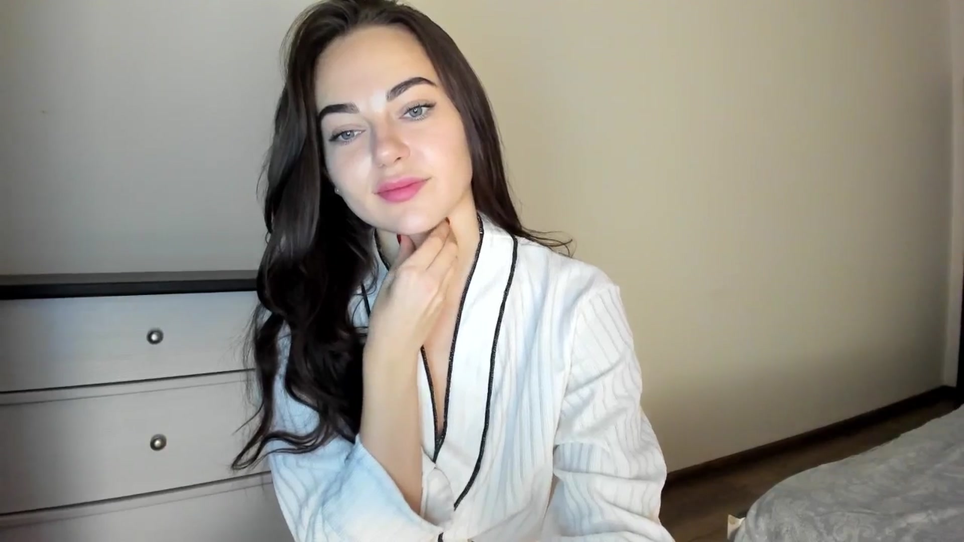 Gallery image thumbnail from BeeTheQueen's myfreecams stream on, 09/05/2025, 18:38 image 7 of 20