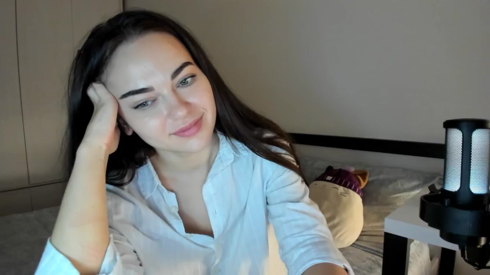 Gallery image thumbnail from BeeTheQueen's myfreecams stream on, 09/10/2025, 18:58 image 4 of 20