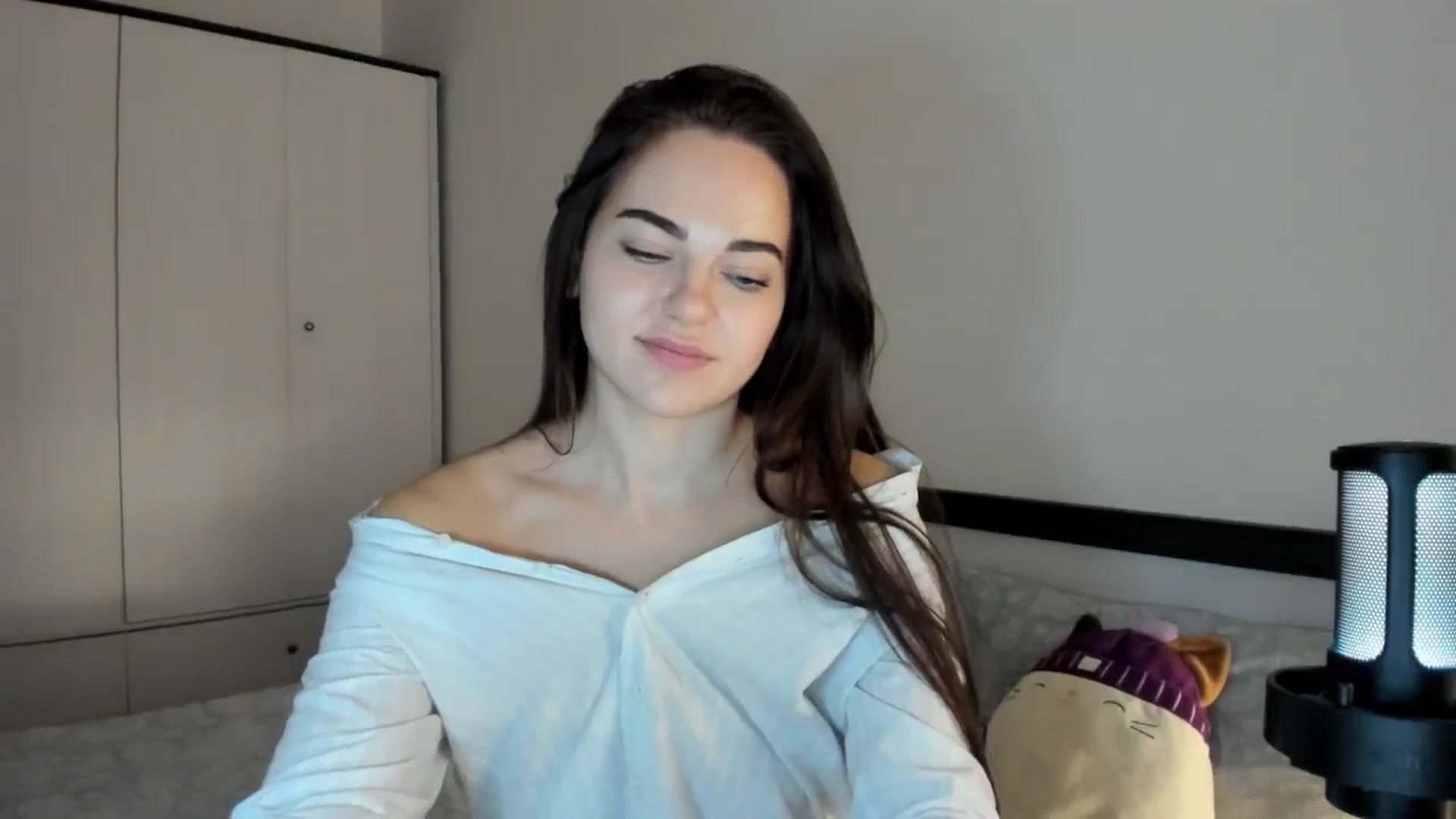 Gallery image thumbnail from BeeTheQueen's myfreecams stream on, 09/10/2025, 18:58 image 14 of 20