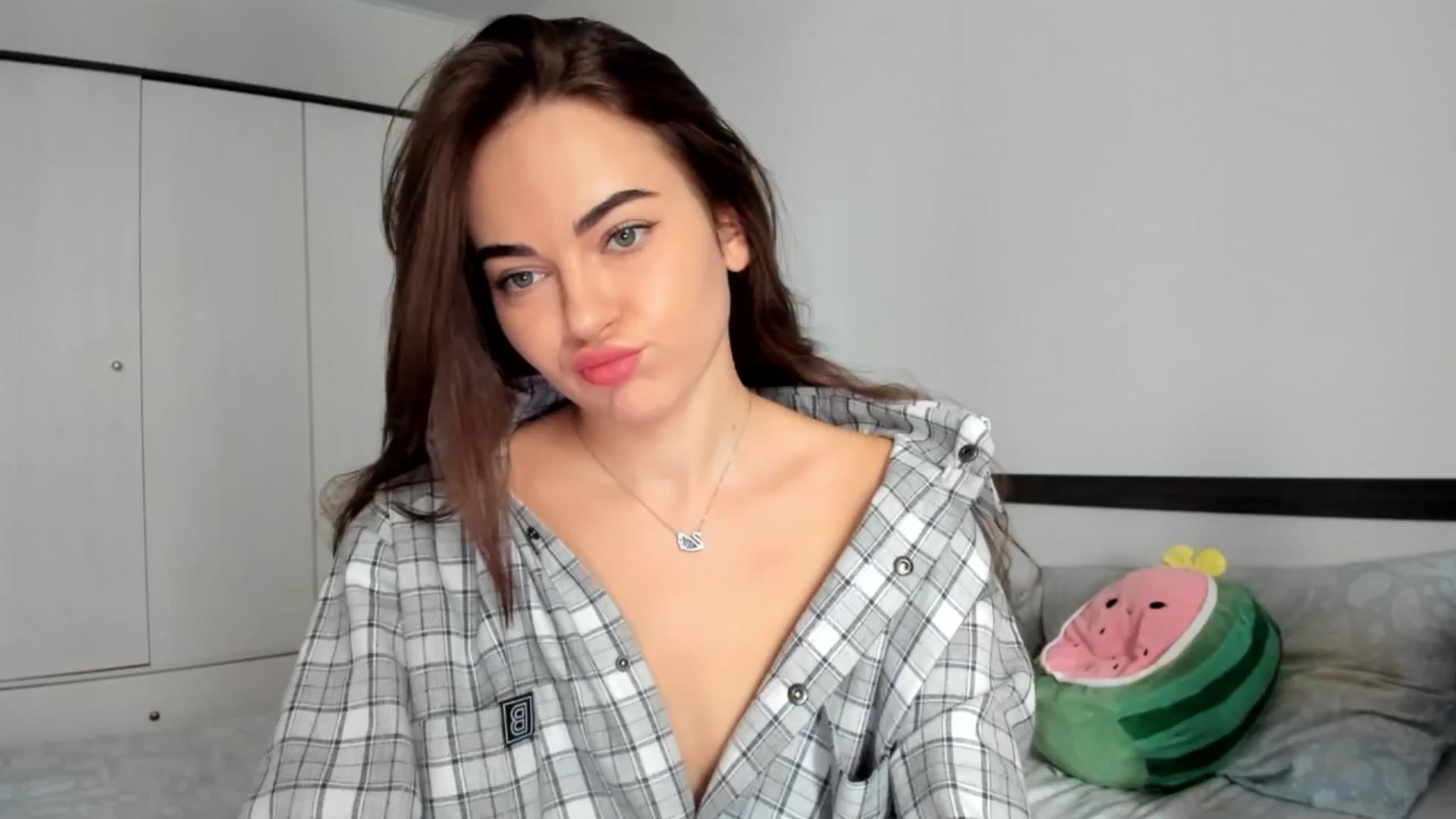 Gallery image thumbnail from BeeTheQueen's myfreecams stream on, 09/19/2025, 14:36 image 6 of 20