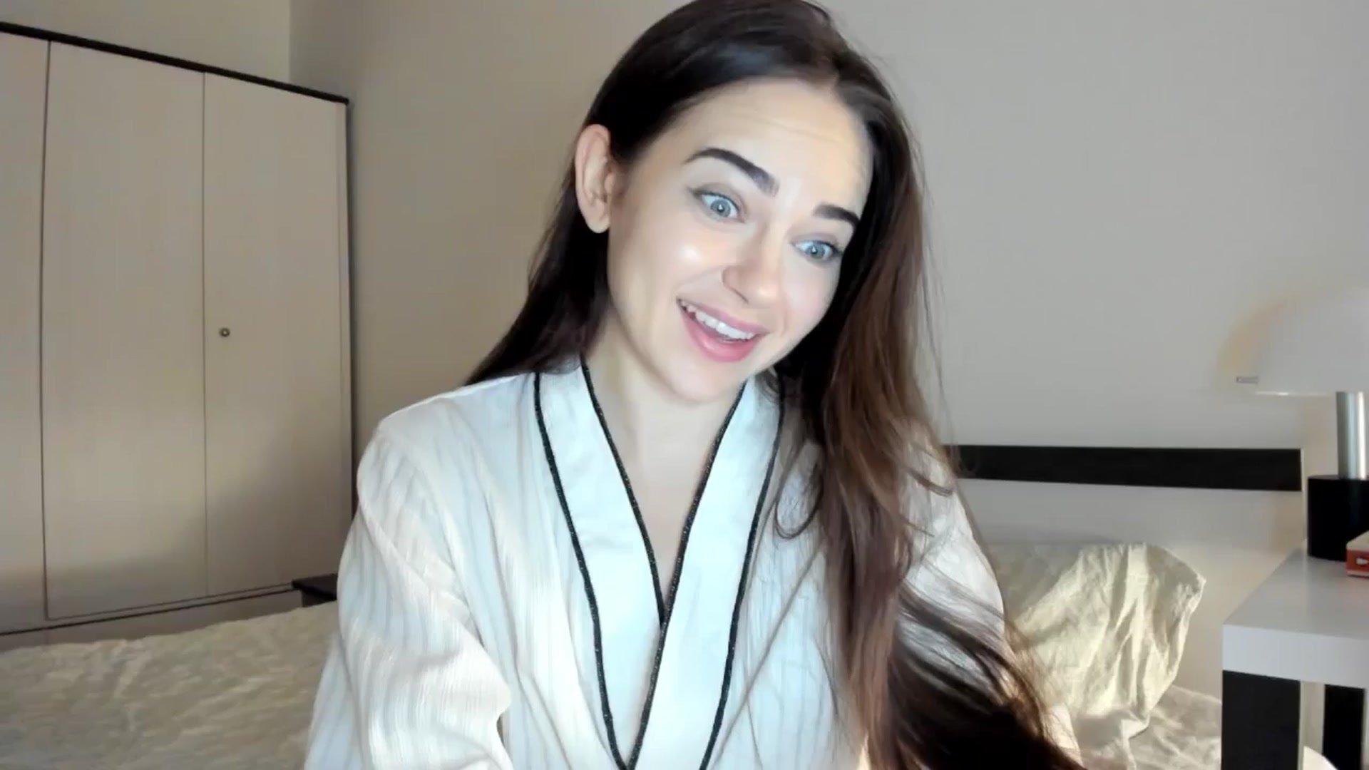 Gallery image thumbnail from BeeTheQueen's myfreecams stream on, 09/27/2025, 17:22 image 10 of 20