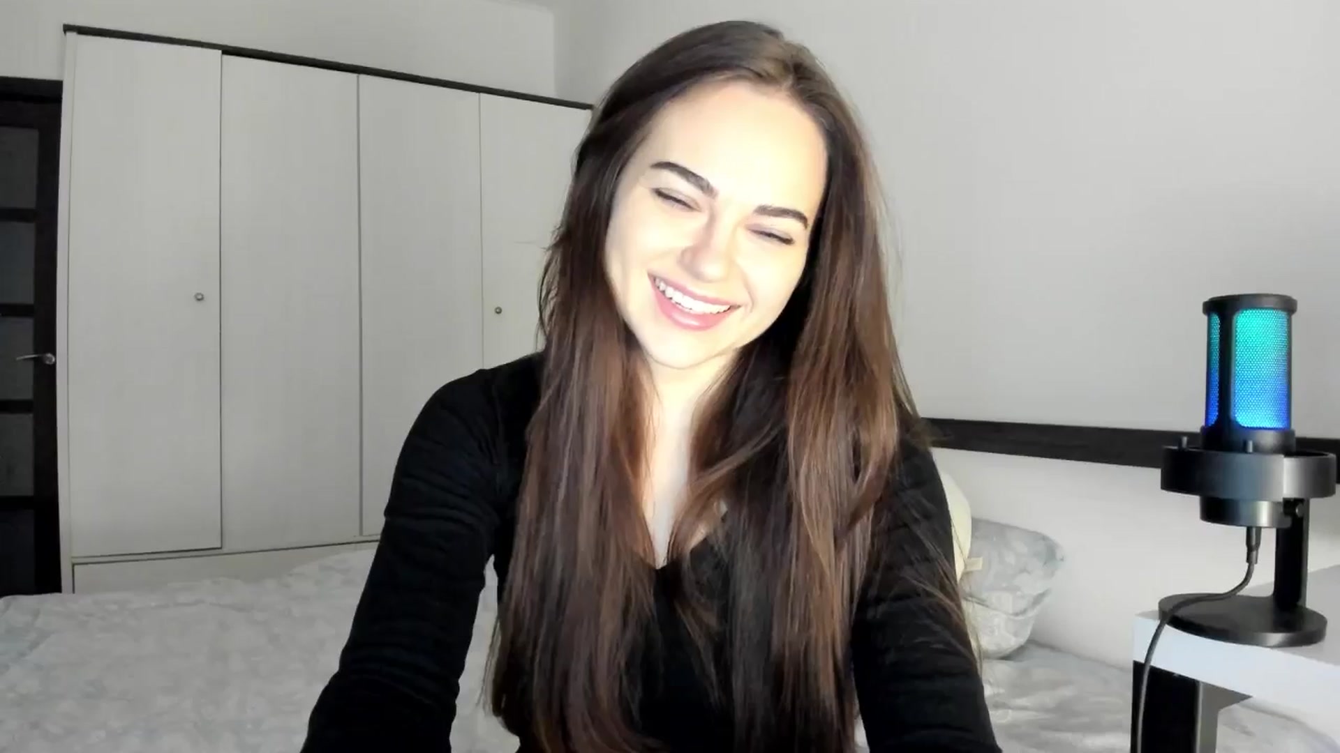 Gallery image thumbnail from BeeTheQueen's myfreecams stream on, 10/23/2025, 14:35 image 16 of 20