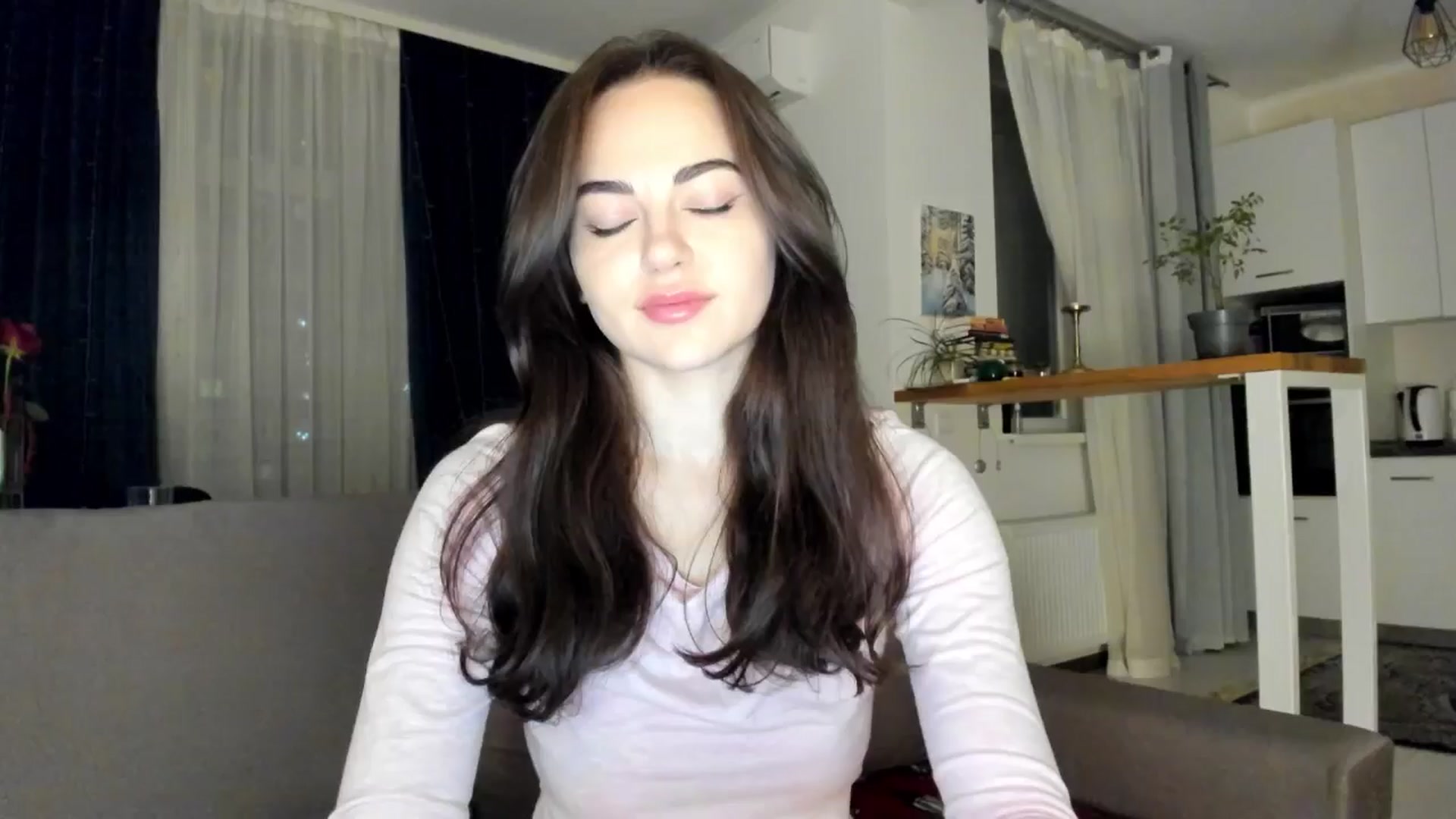 Gallery image thumbnail from BeeTheQueen's myfreecams stream on, 11/19/2025, 15:58 image 16 of 20