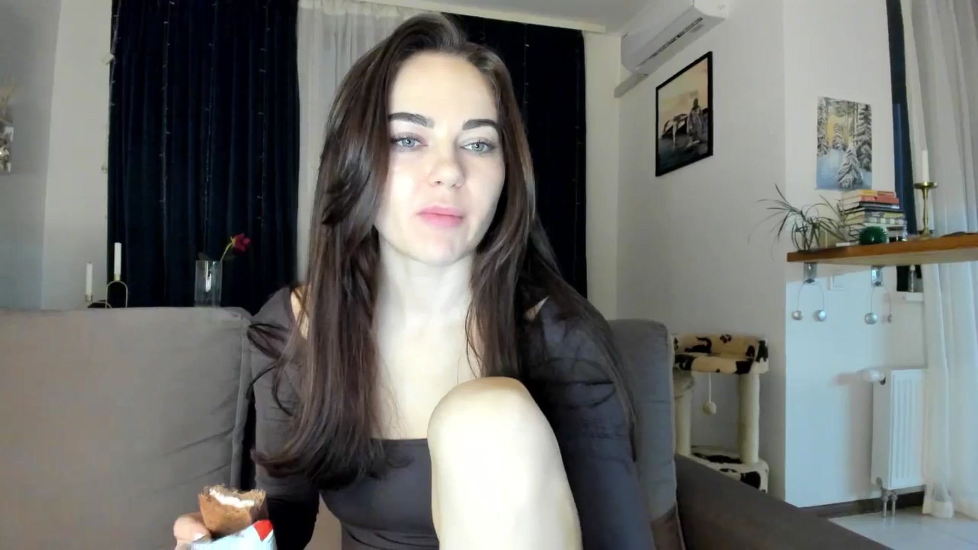 Gallery image thumbnail from BeeTheQueen's myfreecams stream on, 11/21/2025, 14:27 image 18 of 20