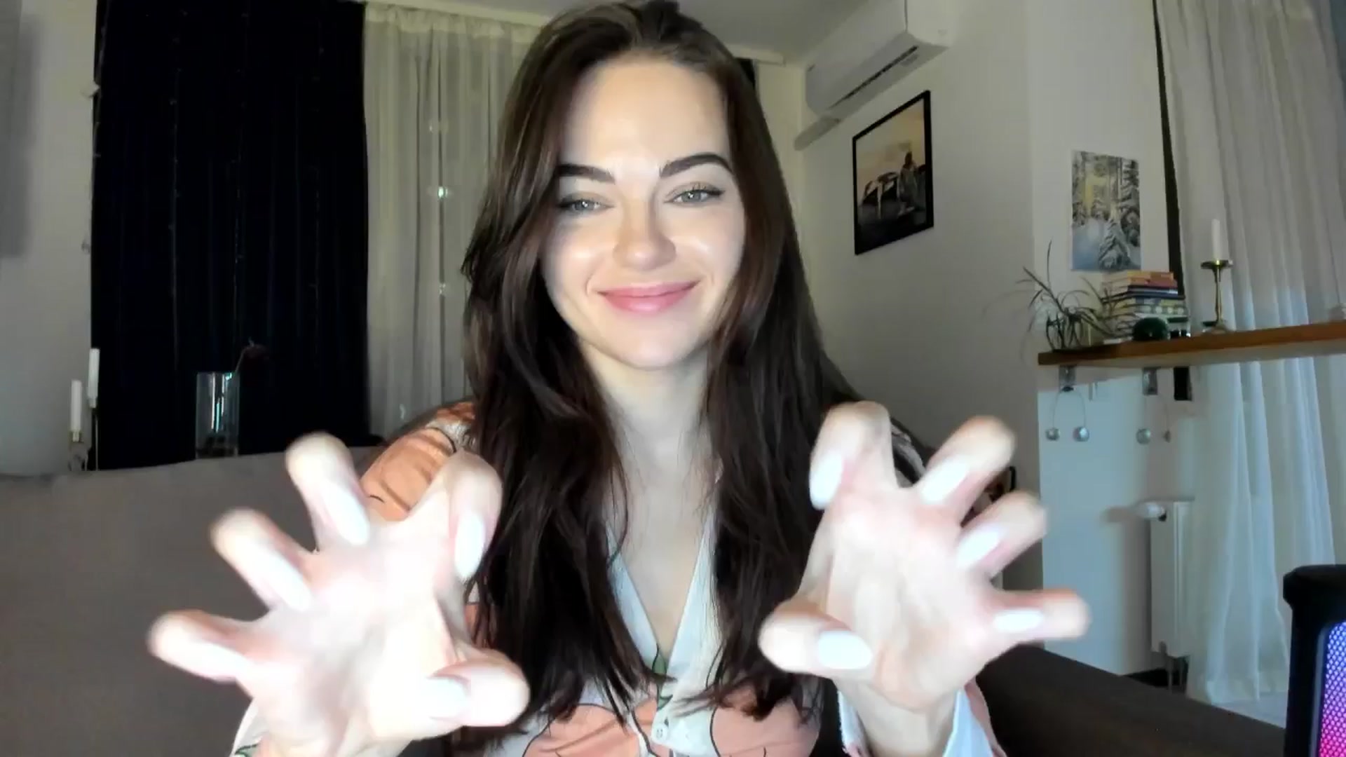 Gallery image thumbnail from BeeTheQueen's myfreecams stream on, 11/23/2025, 18:24 image 2 of 20