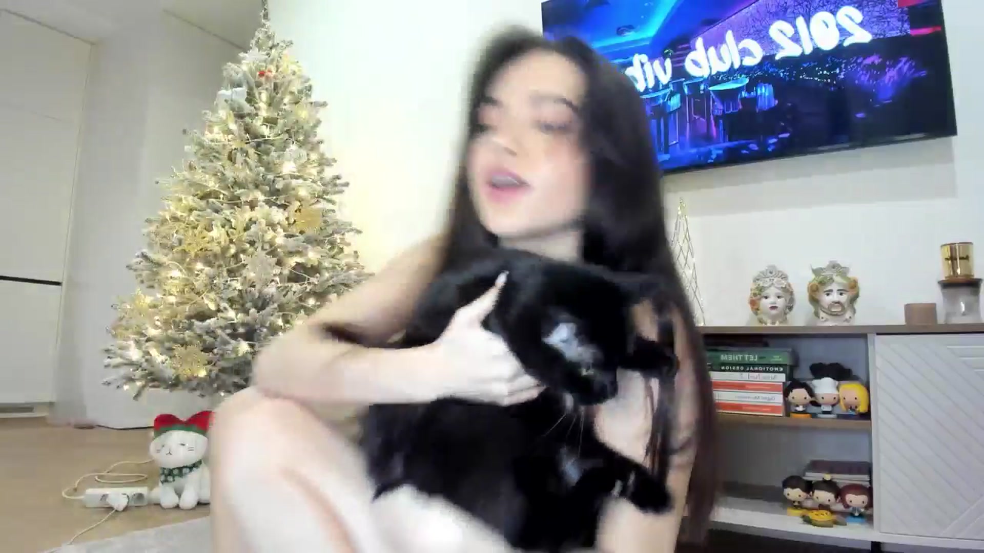 Gallery image thumbnail from BeeTheQueen's myfreecams stream on, 12/19/2025, 16:14 image 4 of 20