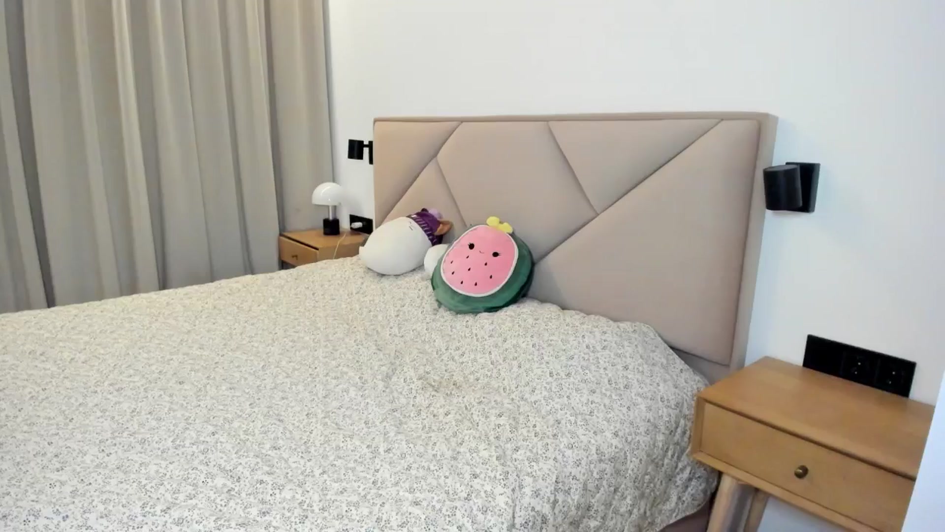 Gallery image thumbnail from BeeTheQueen's myfreecams stream on, 12/26/2025, 15:02 image 11 of 20