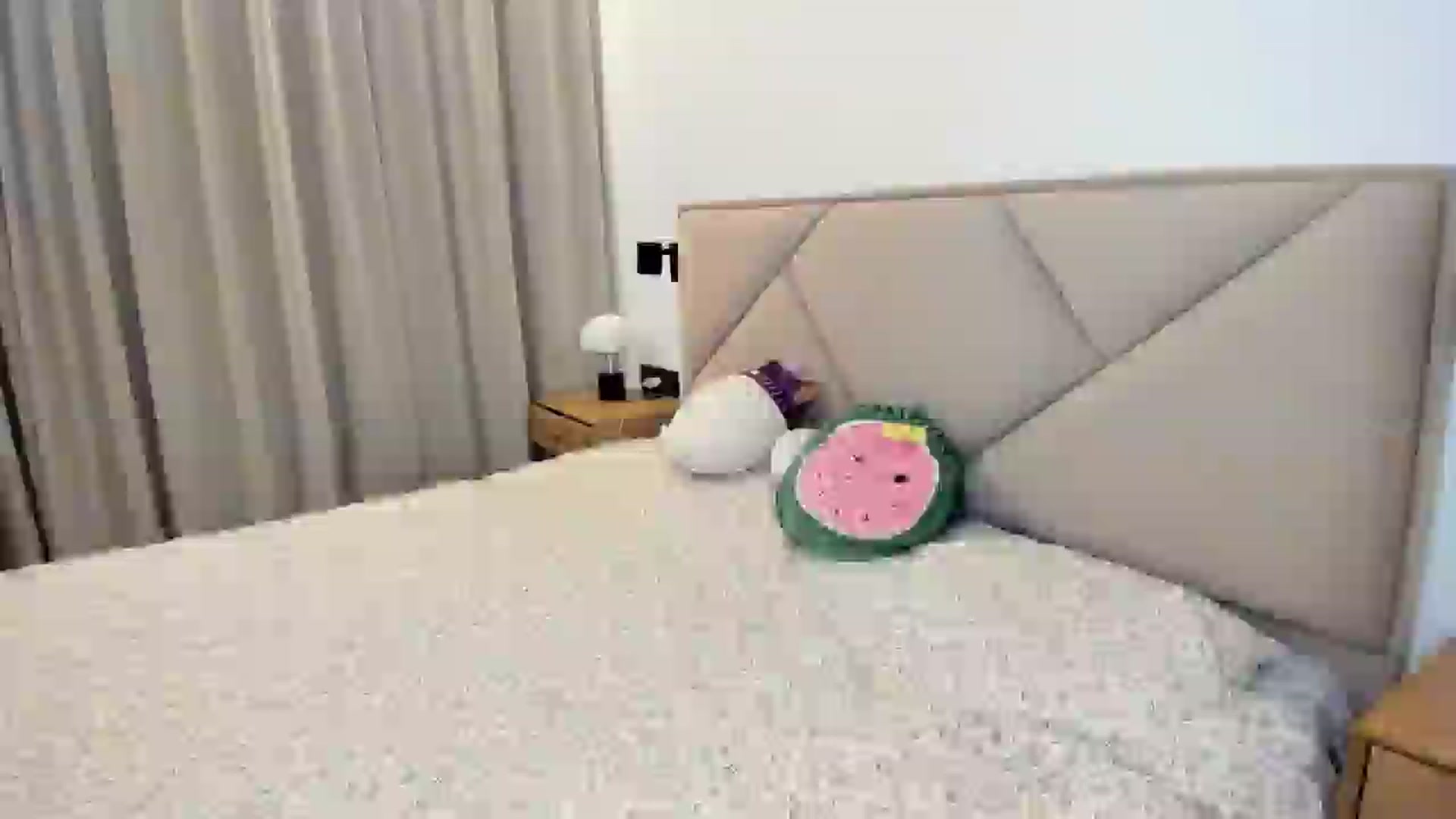 Gallery image thumbnail from BeeTheQueen's myfreecams stream on, 12/26/2025, 18:06 image 2 of 20