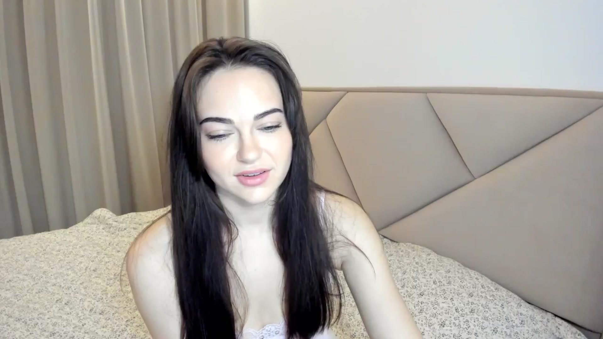 Gallery image thumbnail from BeeTheQueen's myfreecams stream on, 12/27/2025, 19:48 image 13 of 20