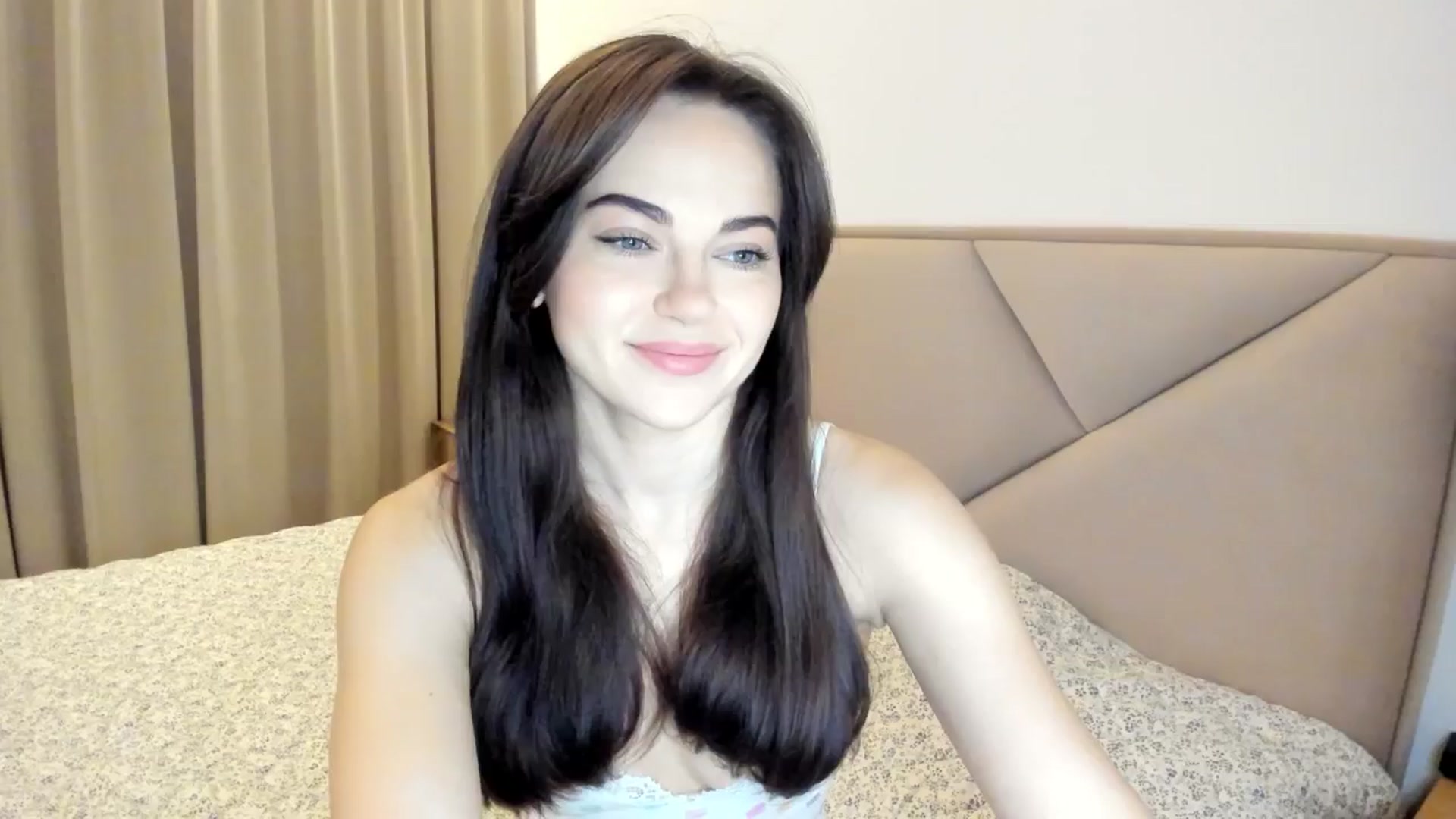 Gallery image thumbnail from BeeTheQueen's myfreecams stream on, 01/10/2026, 20:00 image 1 of 20