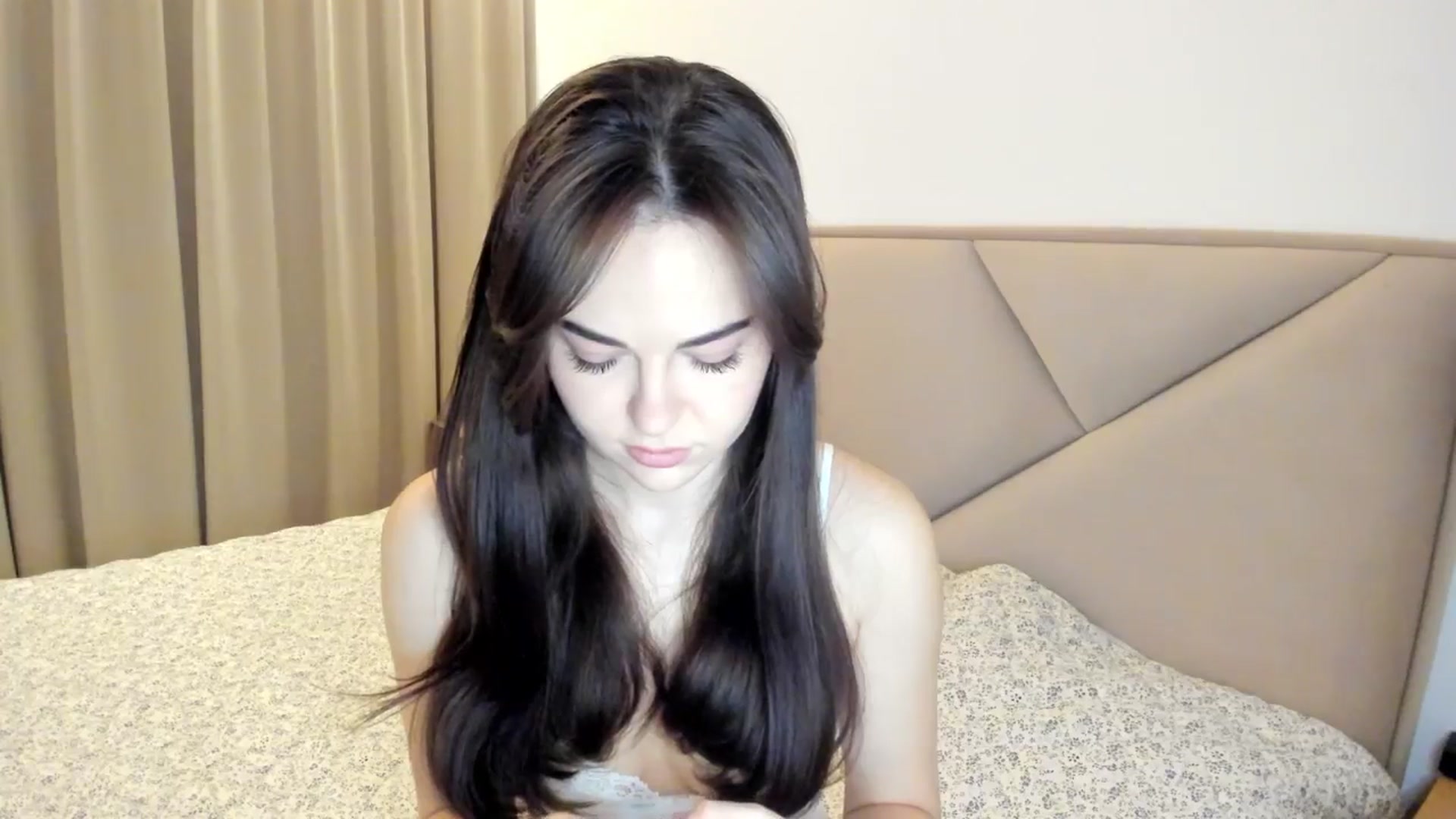 Gallery image thumbnail from BeeTheQueen's myfreecams stream on, 01/10/2026, 20:00 image 6 of 20